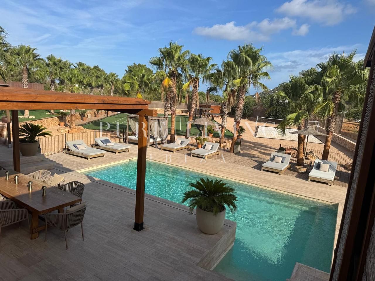 Villa for sale in Santa Eulalia del Río