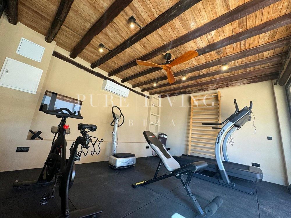 Villa for sale in Santa Eulalia del Río