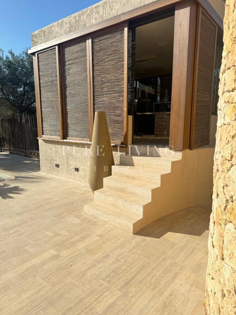 Villa for sale in Santa Eulalia del Río