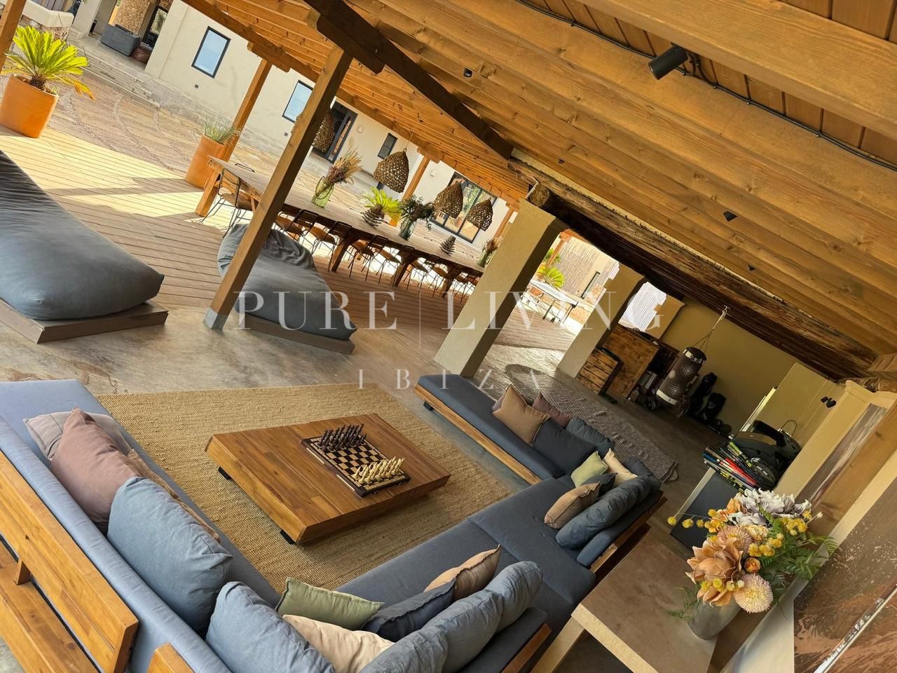 Villa for sale in Santa Eulalia del Río