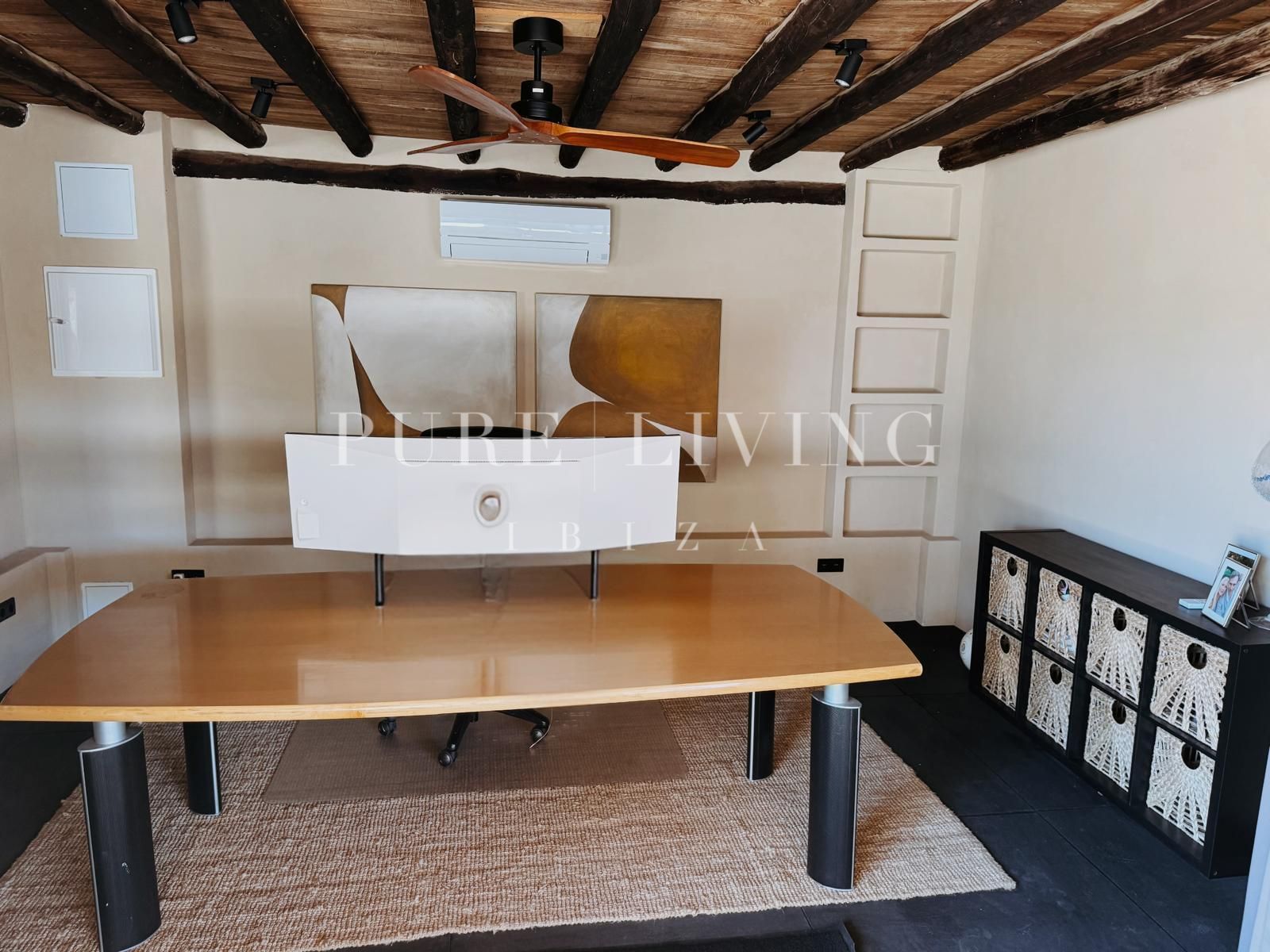 Villa for sale in Santa Eulalia del Río