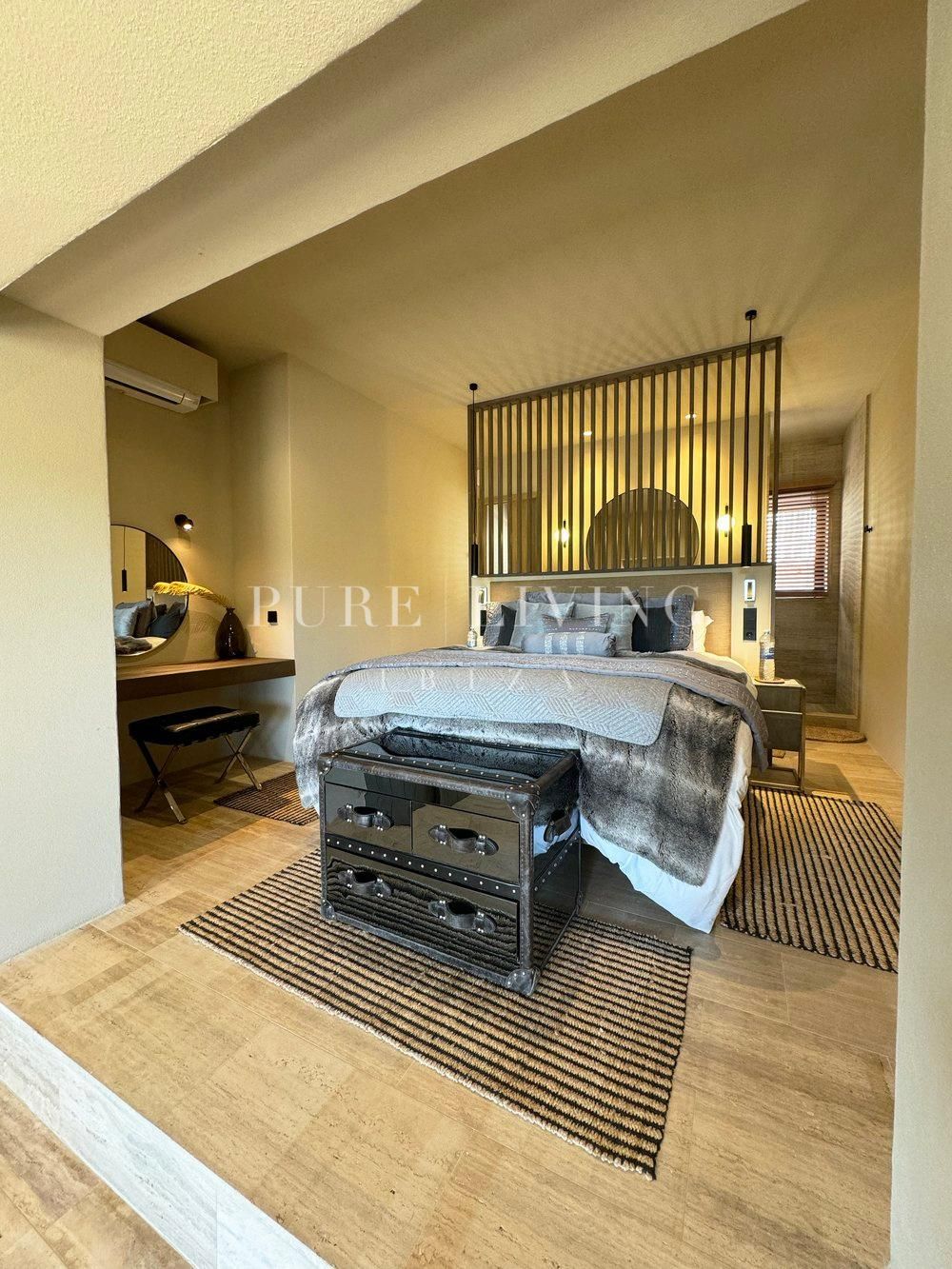 Villa for sale in Santa Eulalia del Río