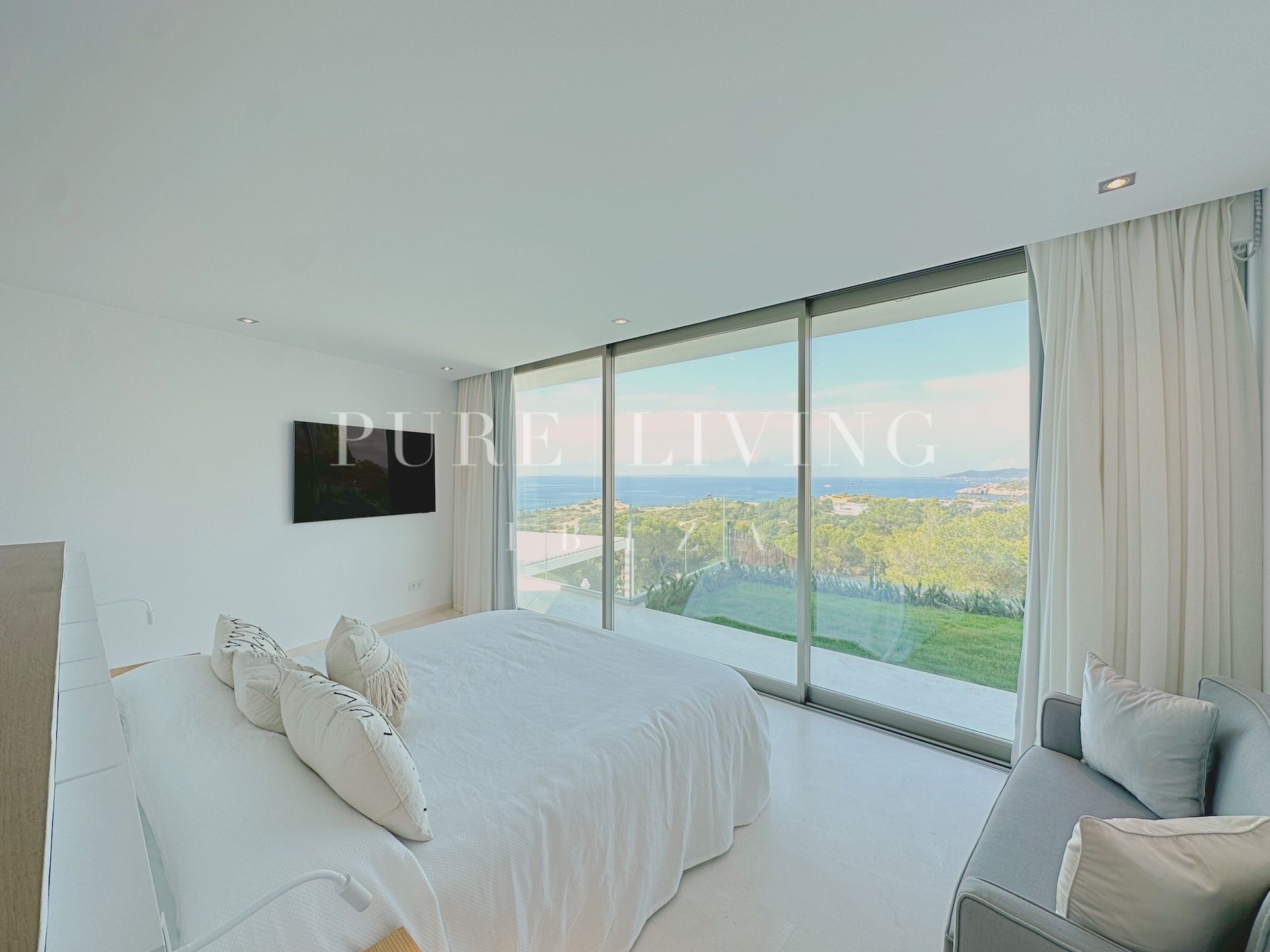 Villa for sale in Jesus, Santa Eulalia del Río