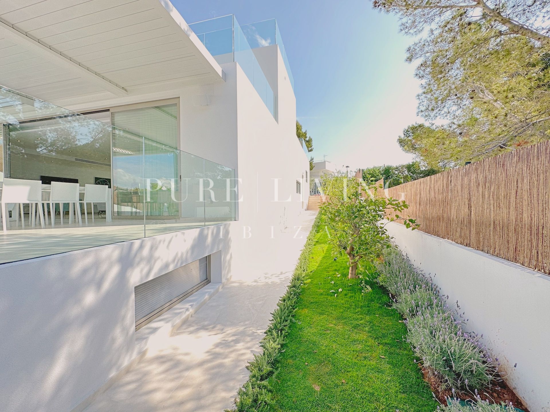 Villa for sale in Jesus, Santa Eulalia del Río