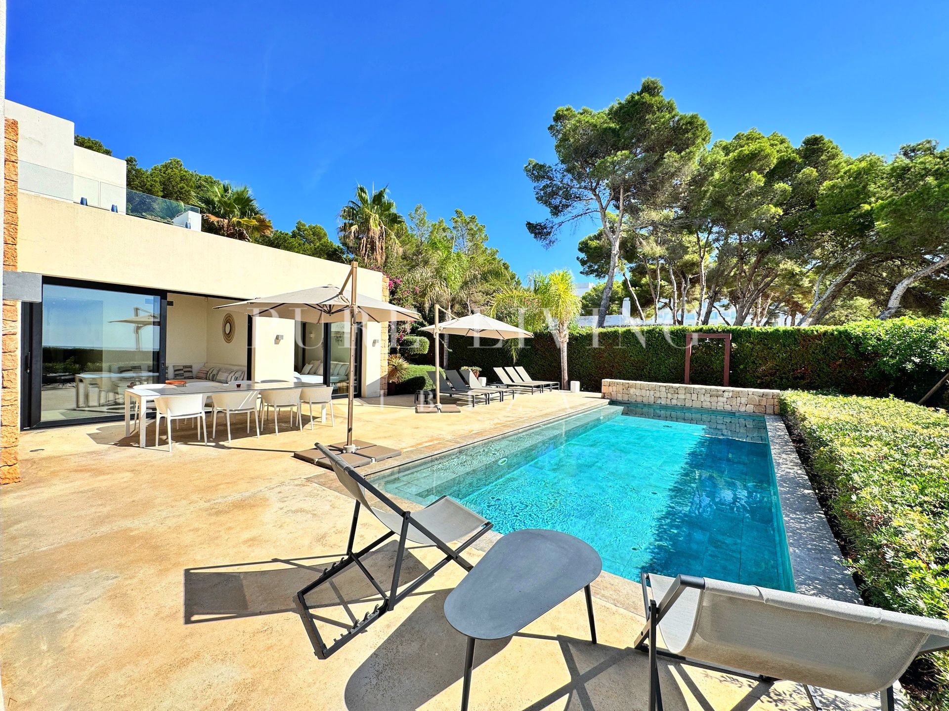 Villa for sale in Santa Eulalia del Río