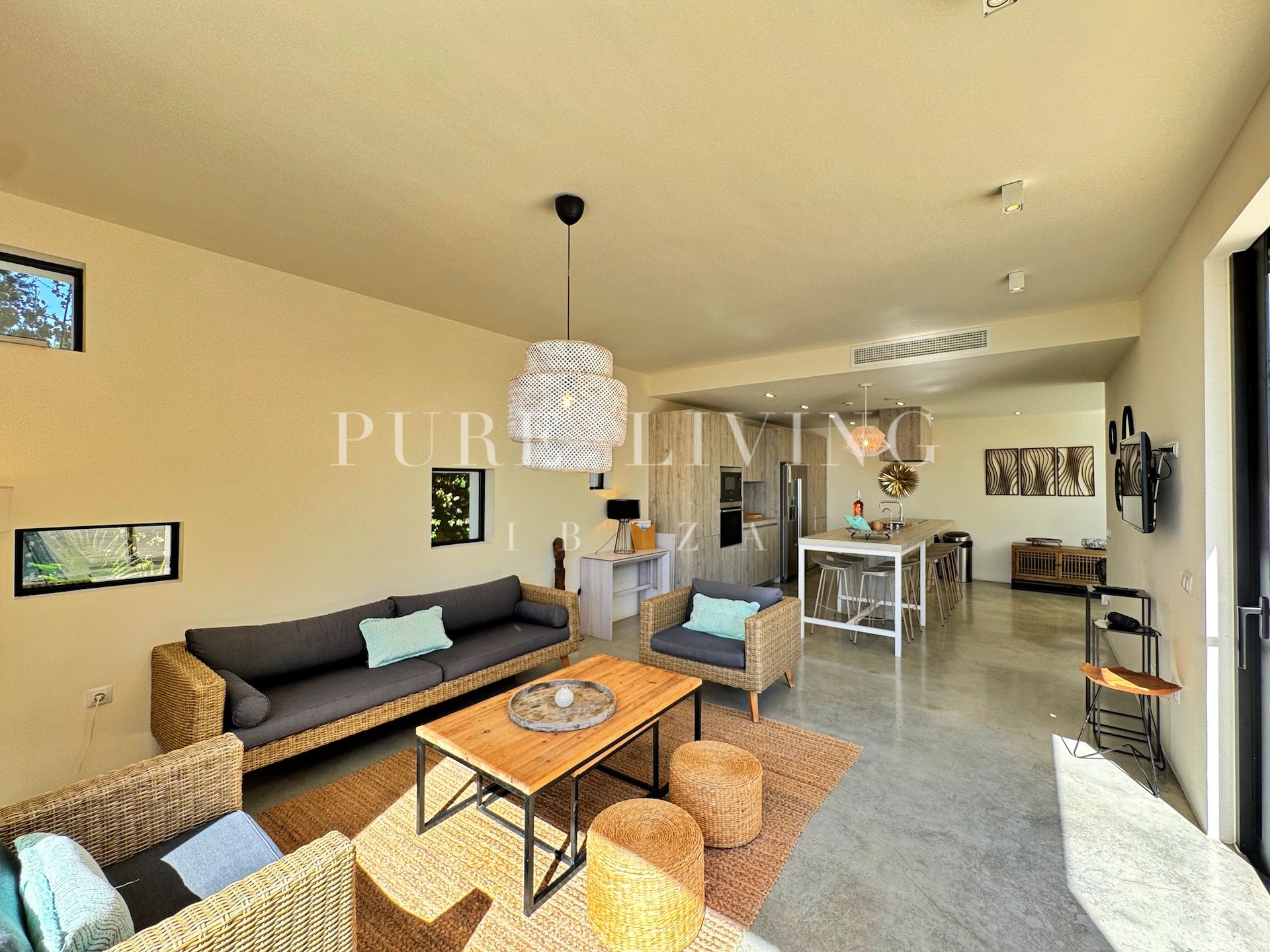 Villa for sale in Santa Eulalia del Río