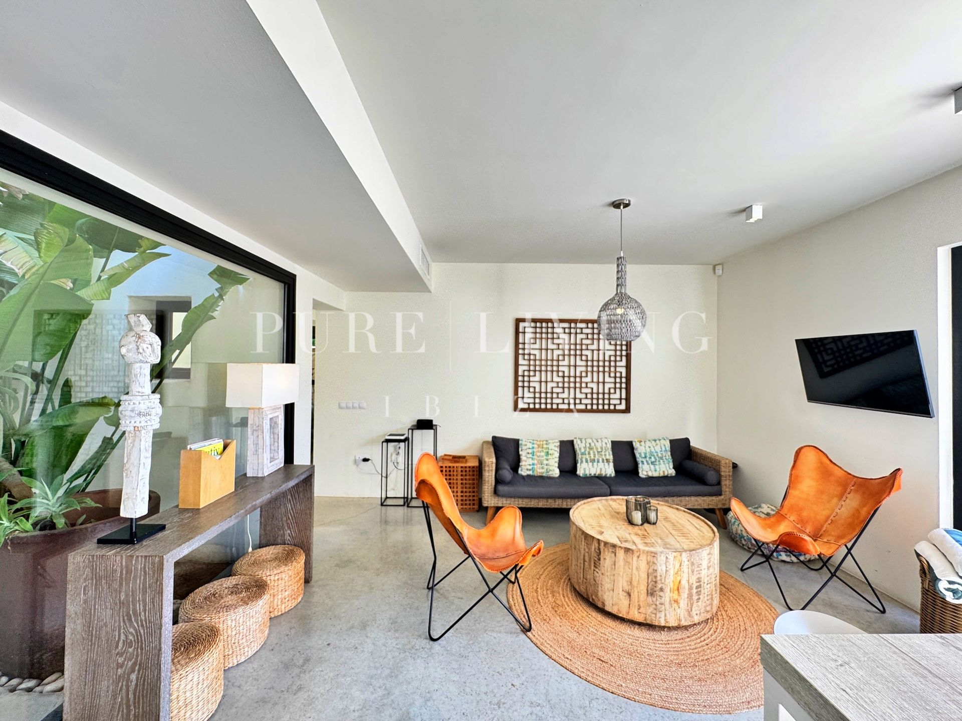 Villa for sale in Santa Eulalia del Río