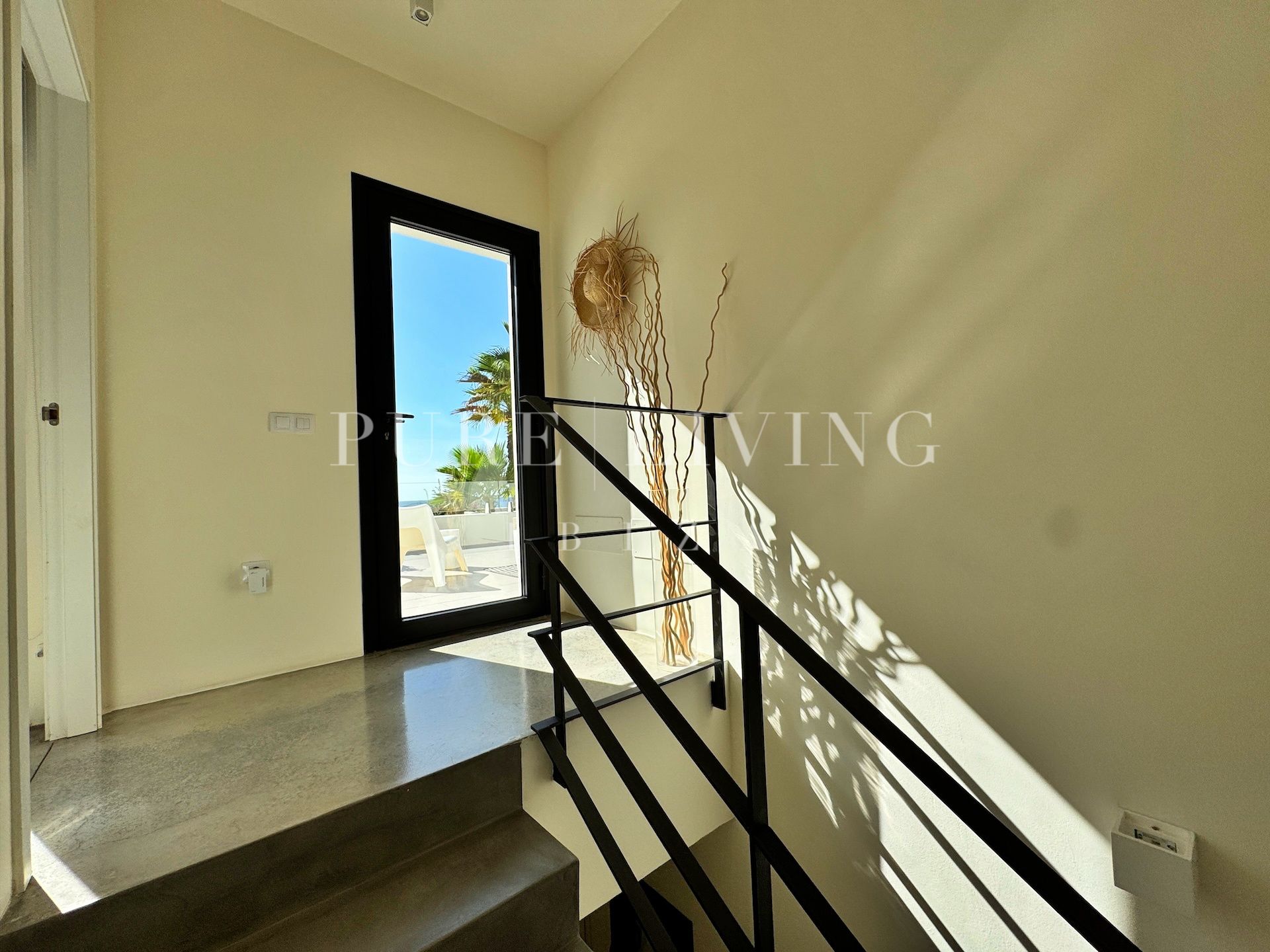 Villa for sale in Santa Eulalia del Río