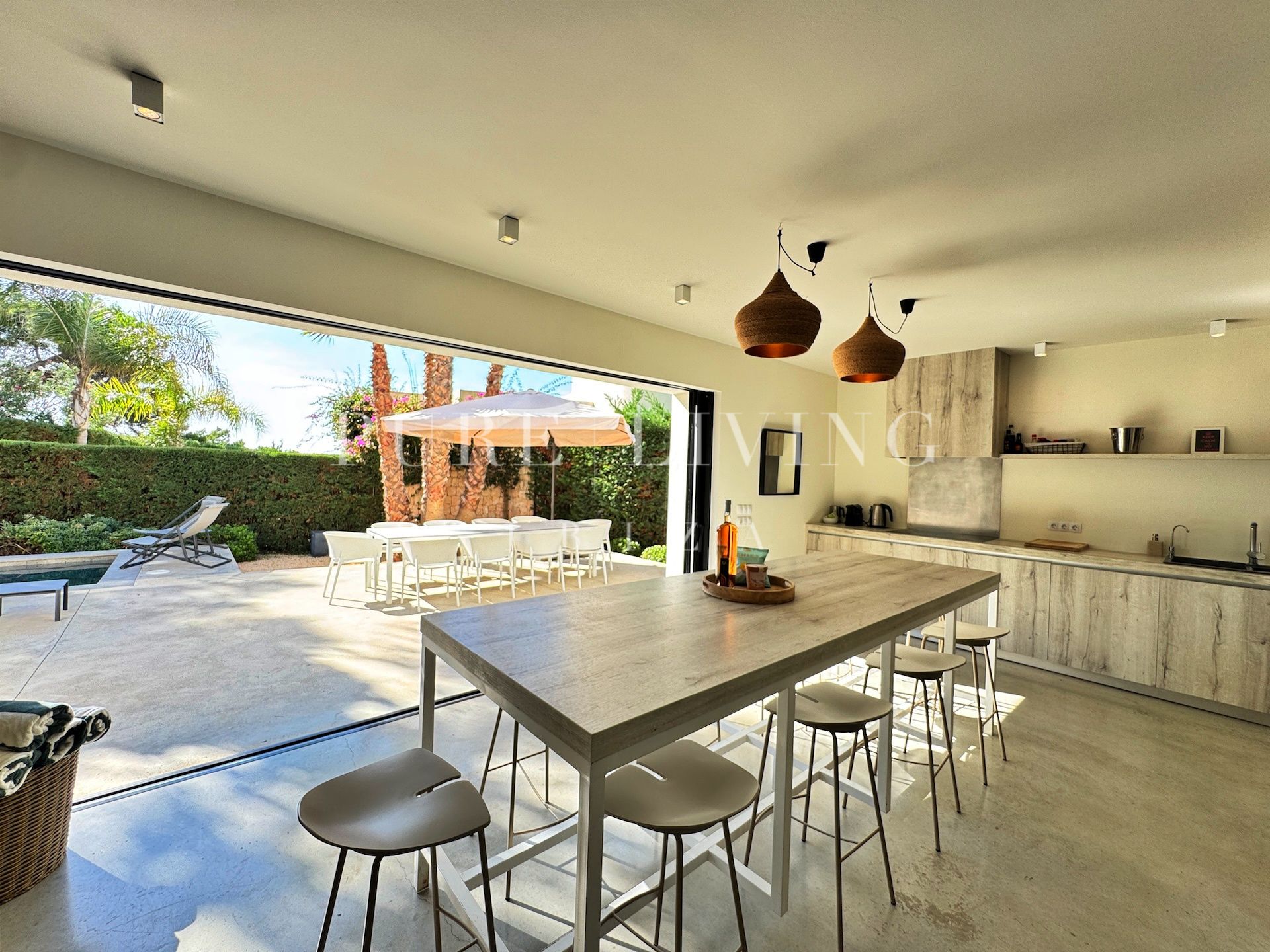 Villa for sale in Santa Eulalia del Río