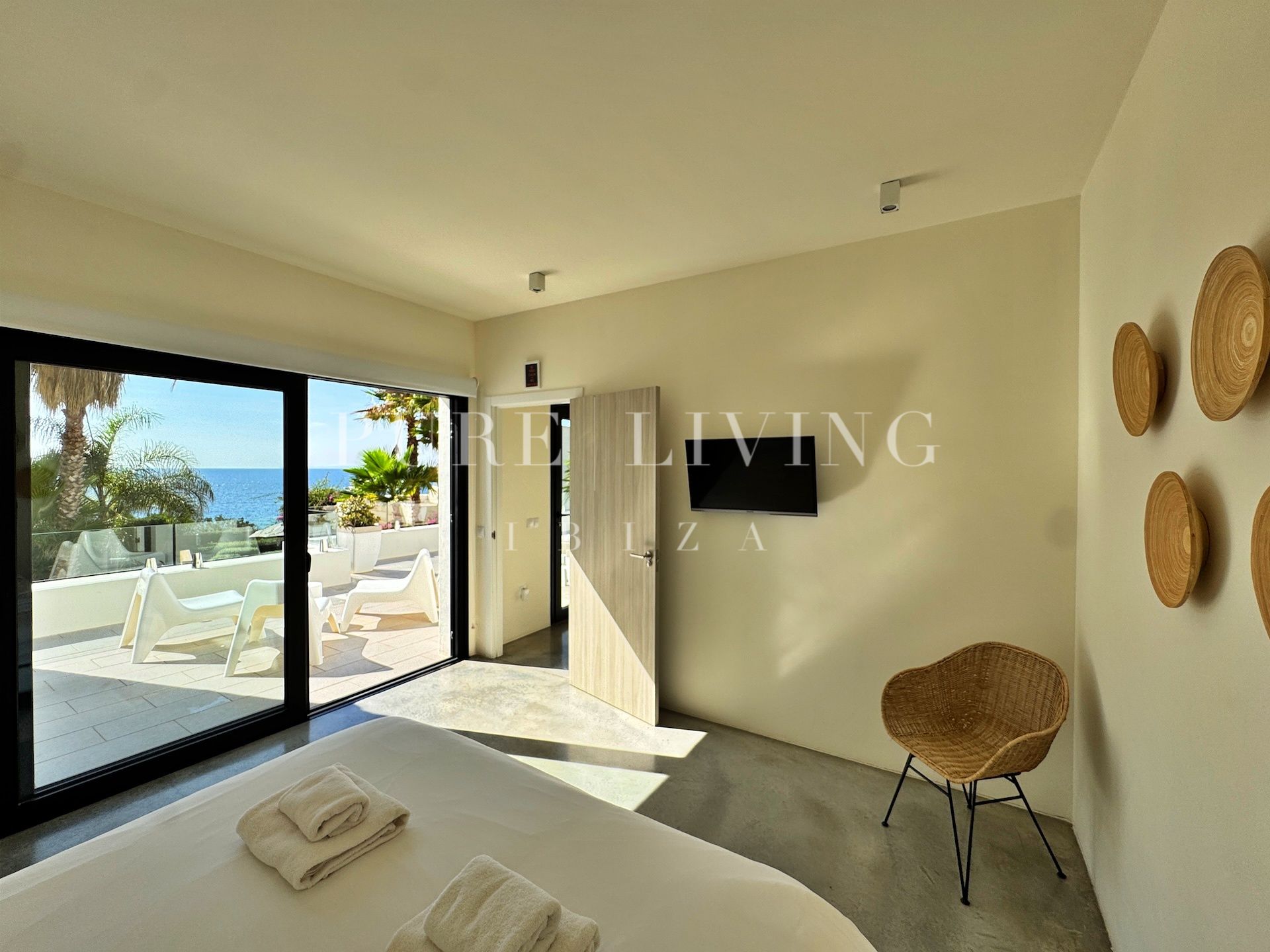 Villa for sale in Santa Eulalia del Río