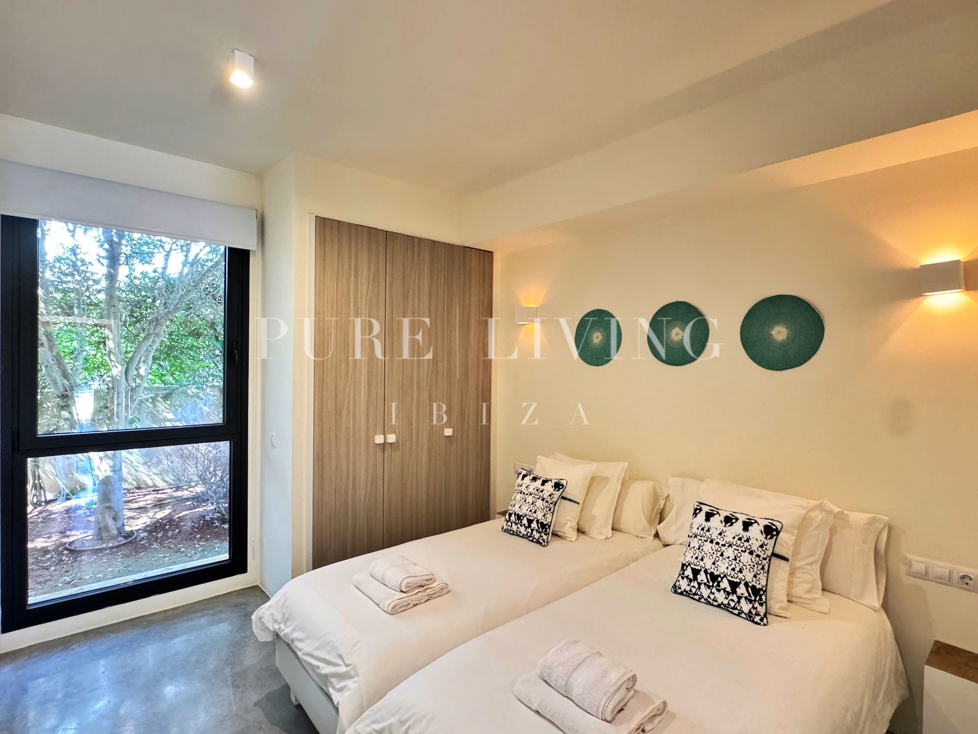 Villa for sale in Santa Eulalia del Río