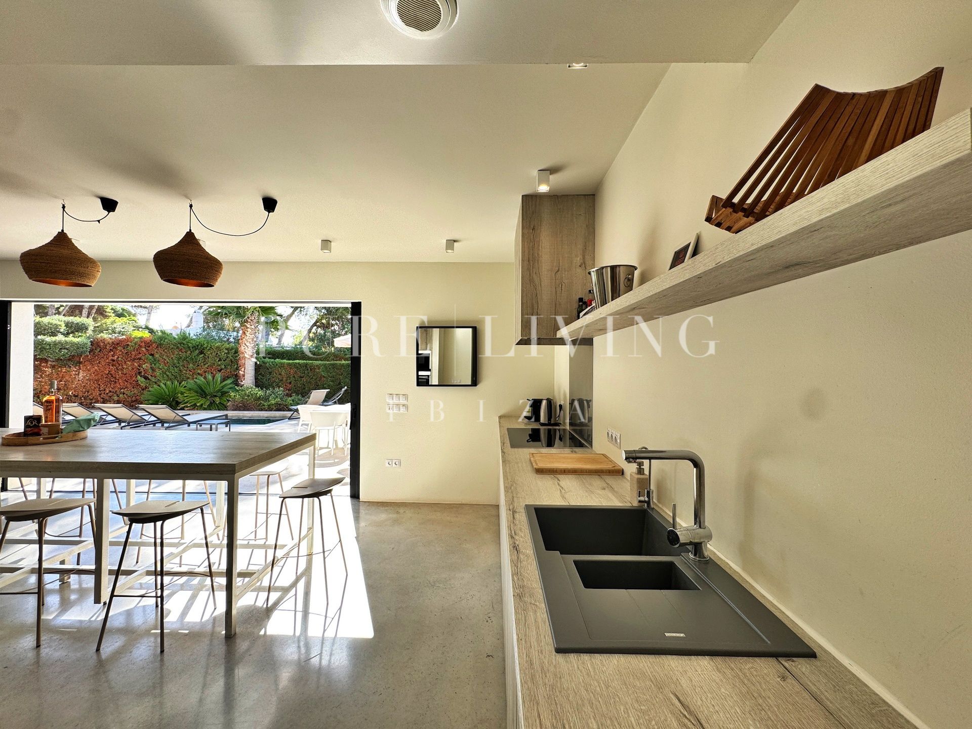 Villa for sale in Santa Eulalia del Río