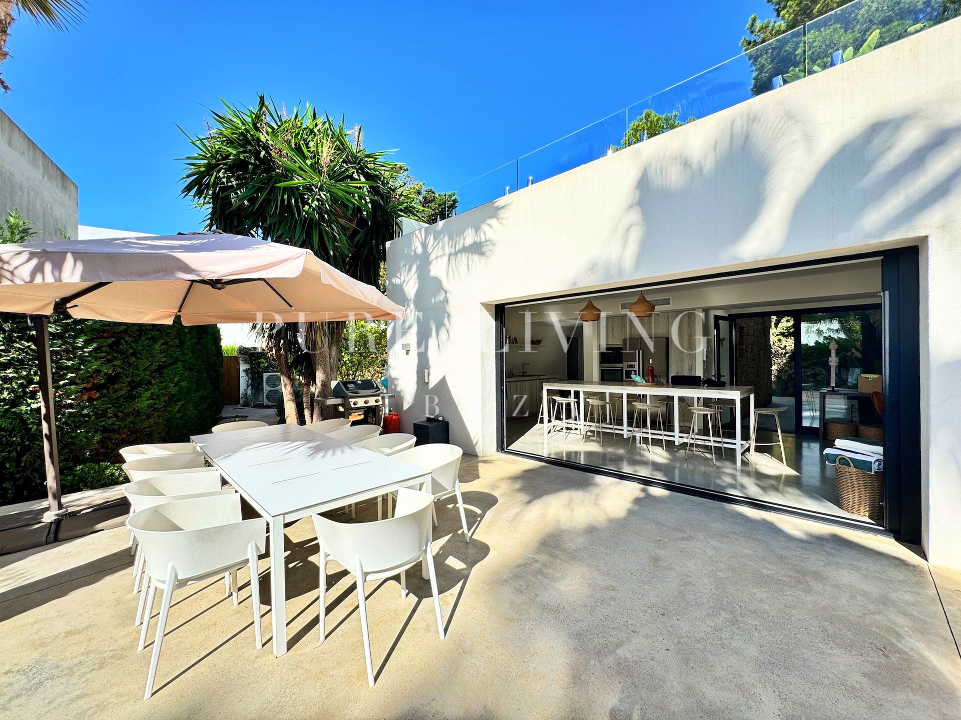 Villa for sale in Santa Eulalia del Río