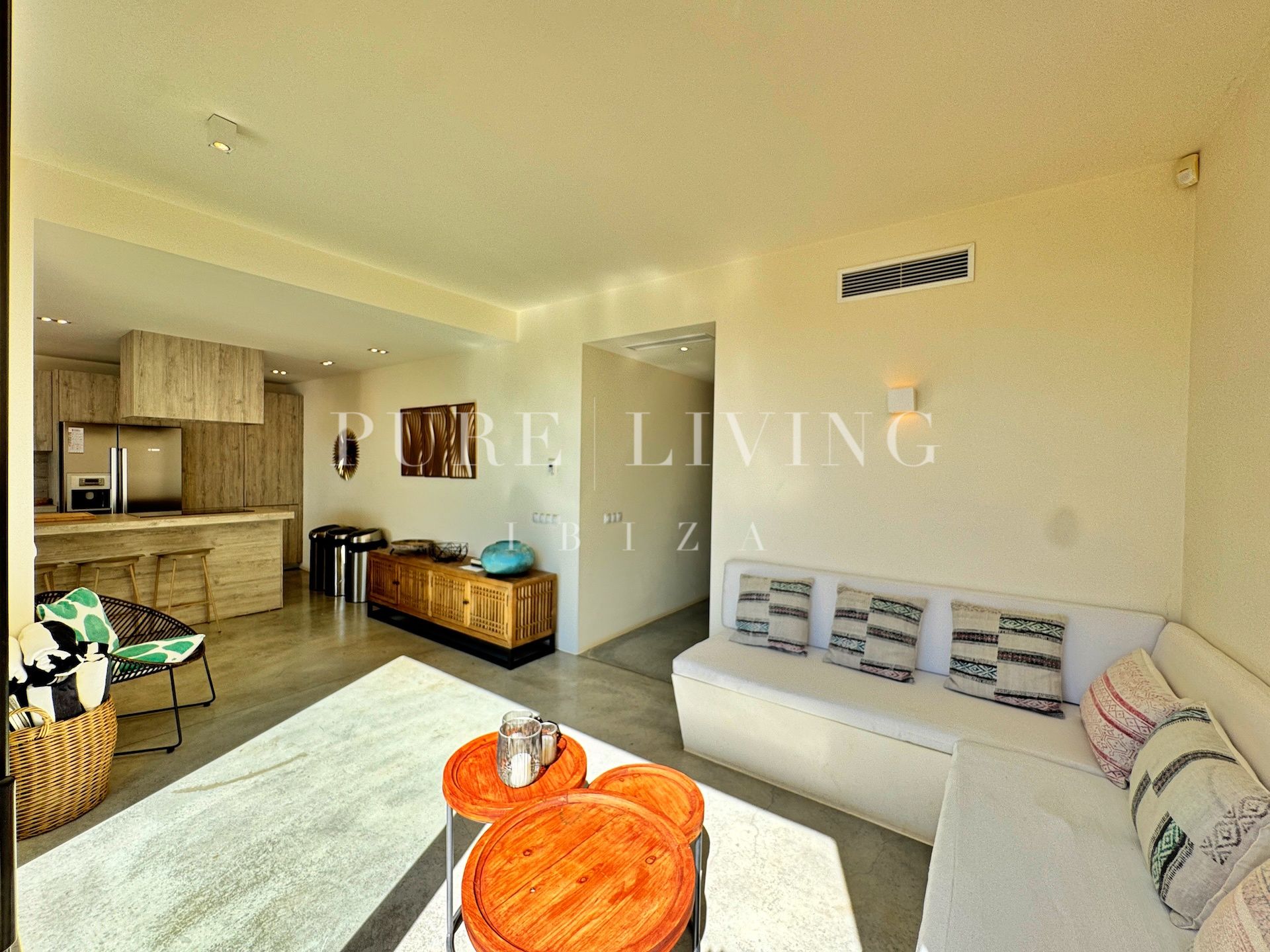 Villa for sale in Santa Eulalia del Río