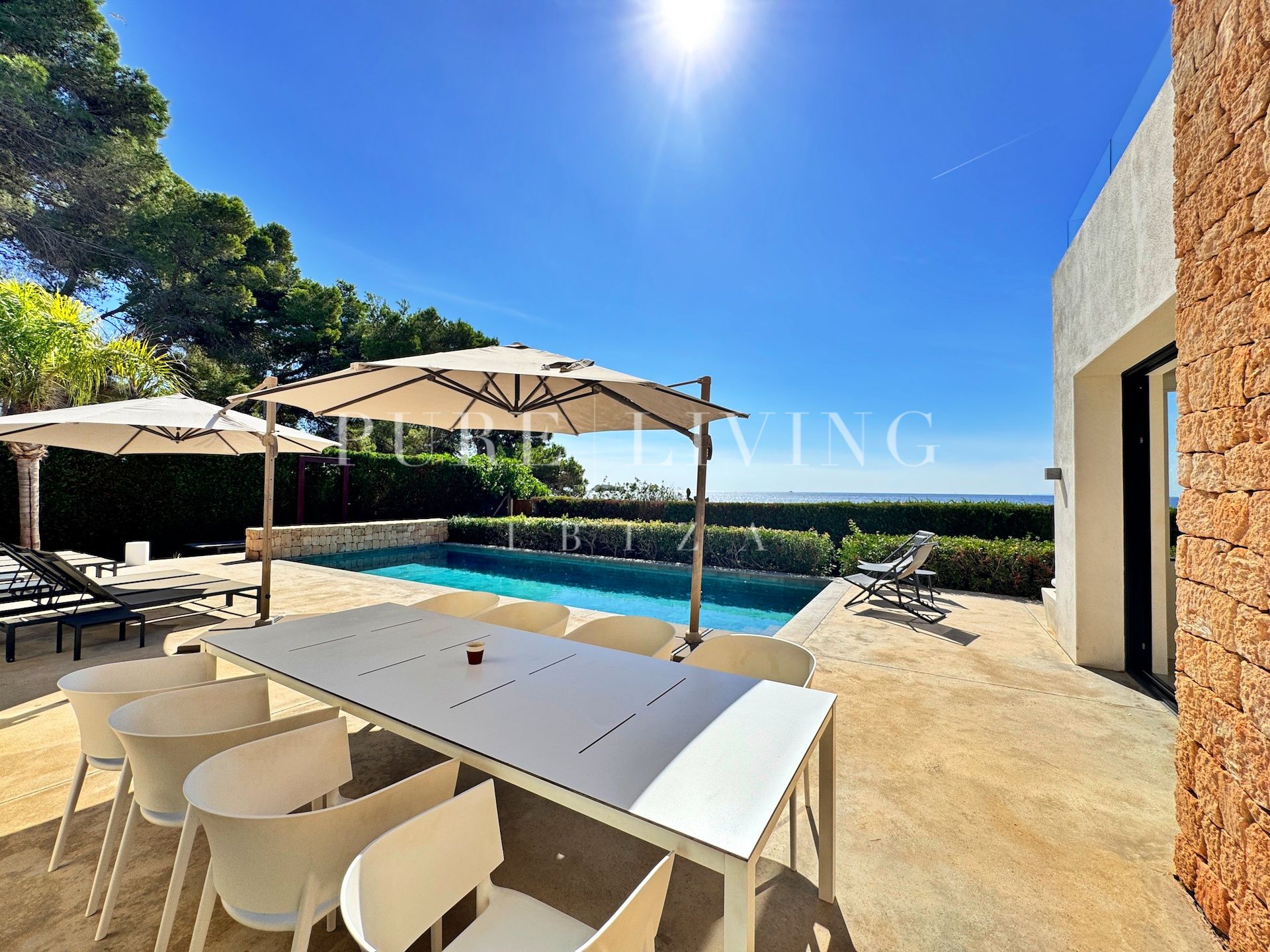 Villa for sale in Santa Eulalia del Río
