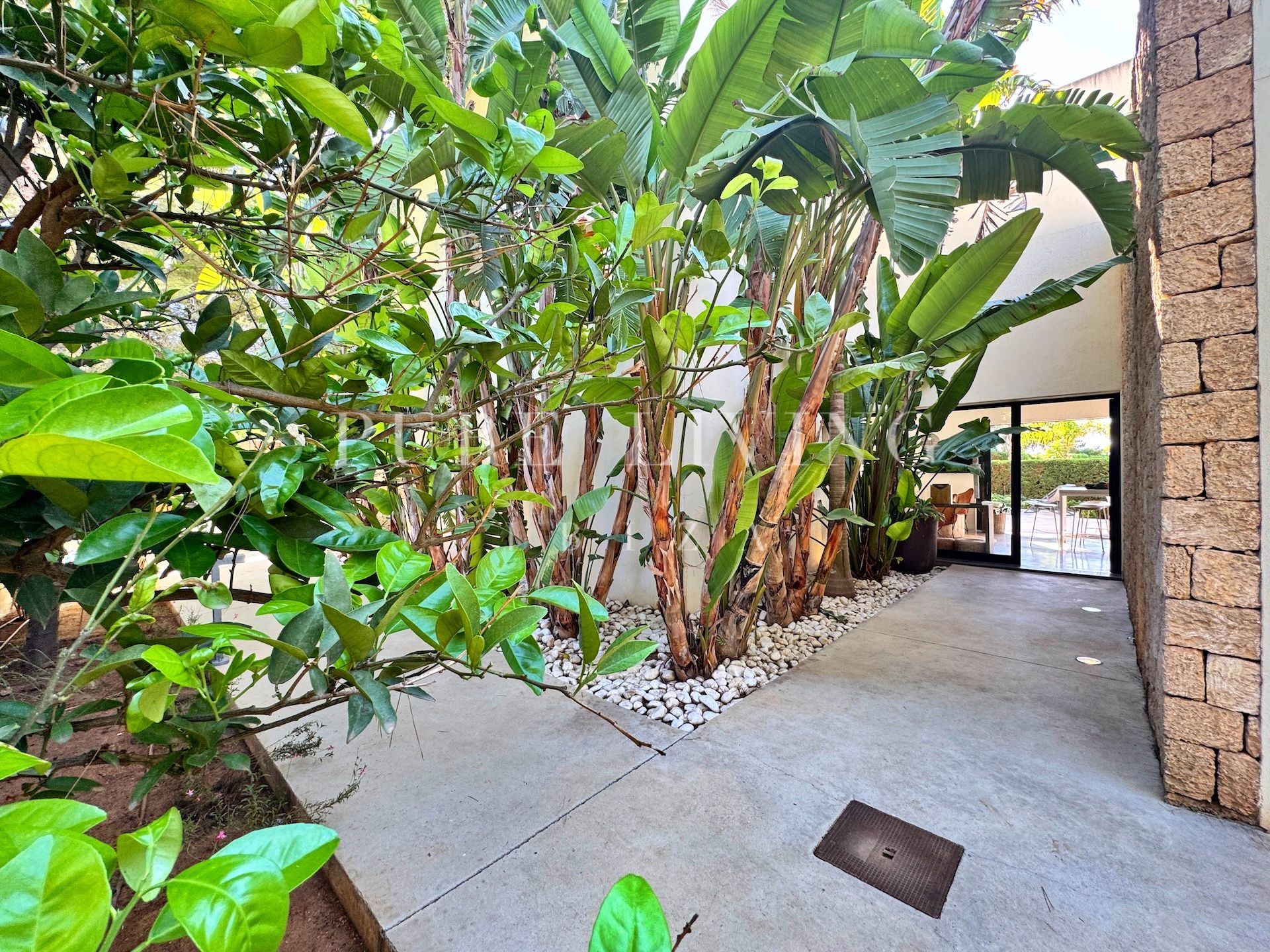 Villa for sale in Santa Eulalia del Río