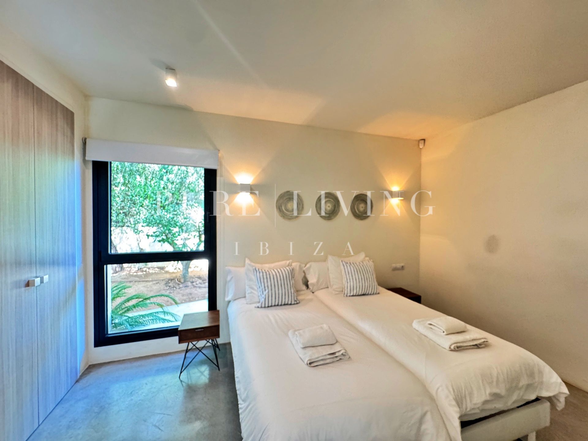 Villa for sale in Santa Eulalia del Río