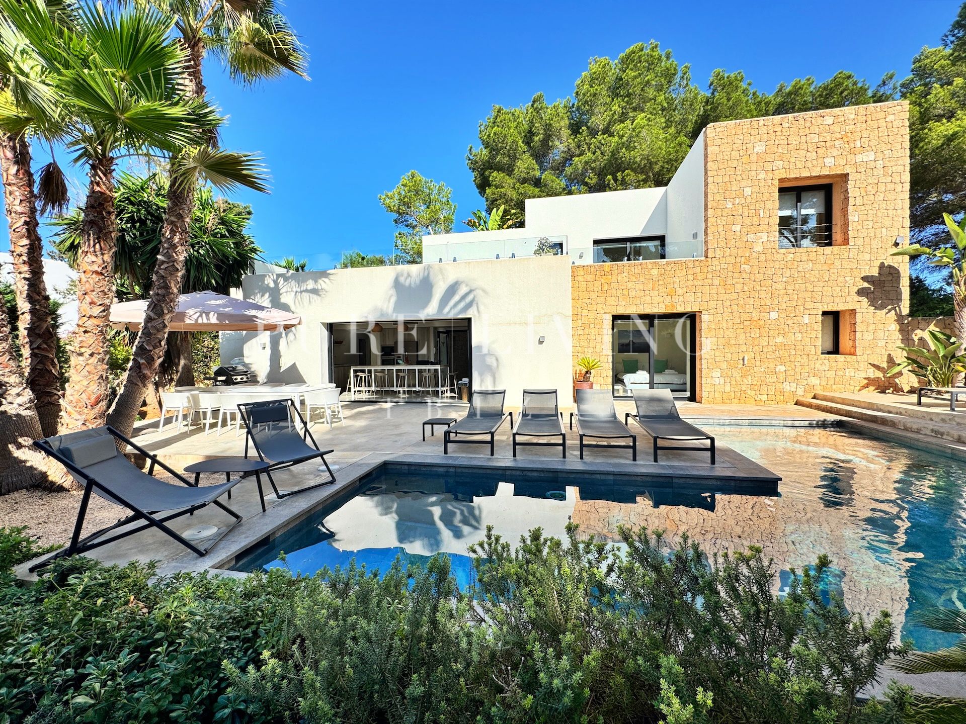 Villa for sale in Santa Eulalia del Río
