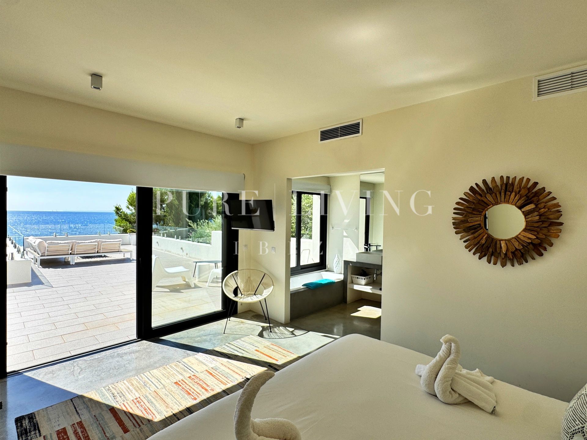 Villa for sale in Santa Eulalia del Río