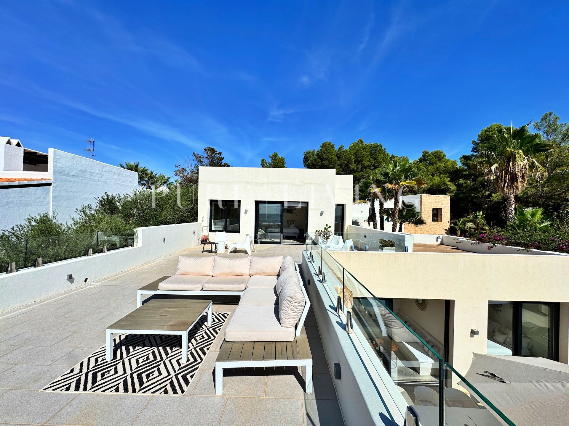 Villa for sale in Santa Eulalia del Río