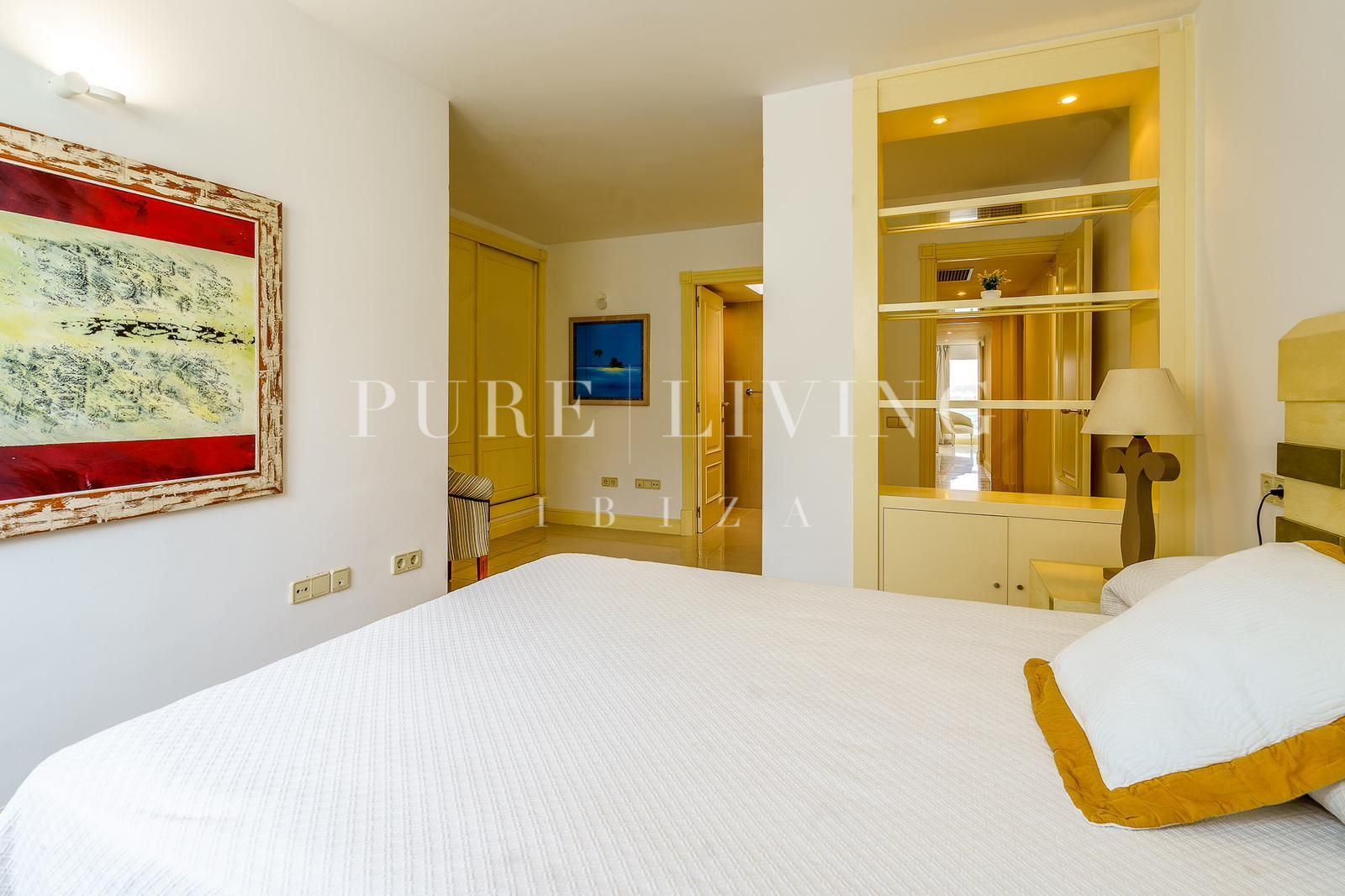 Spectacular Seaside Penthouse with Private Rooftop Terrace