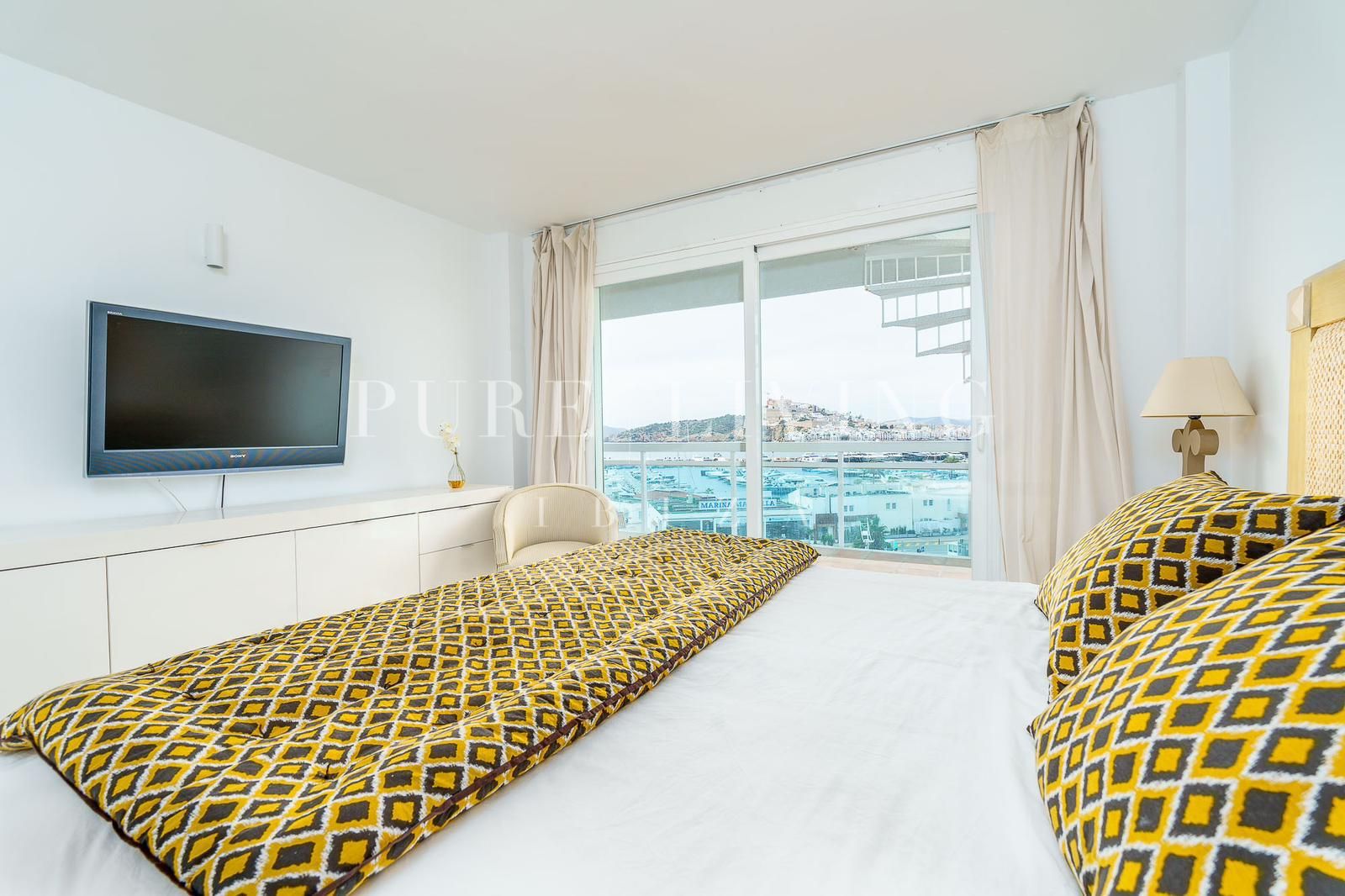 Spectacular Seaside Penthouse with Private Rooftop Terrace