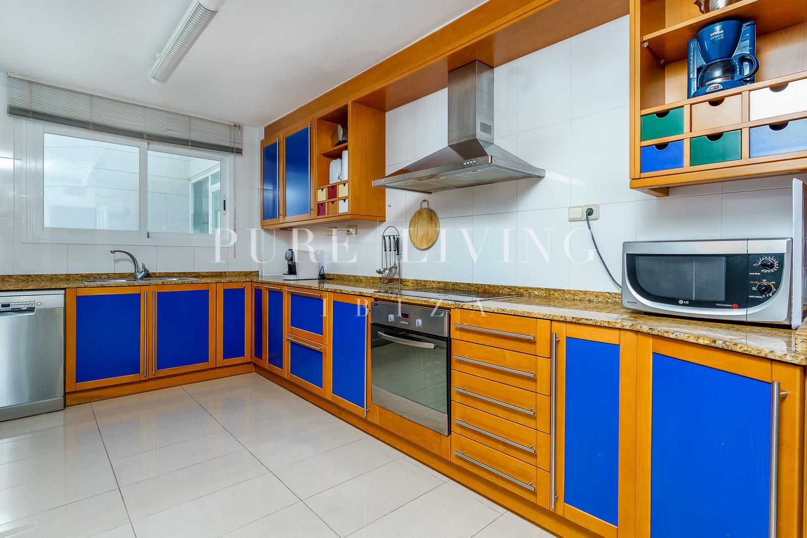 Spectacular Seaside Penthouse with Private Rooftop Terrace