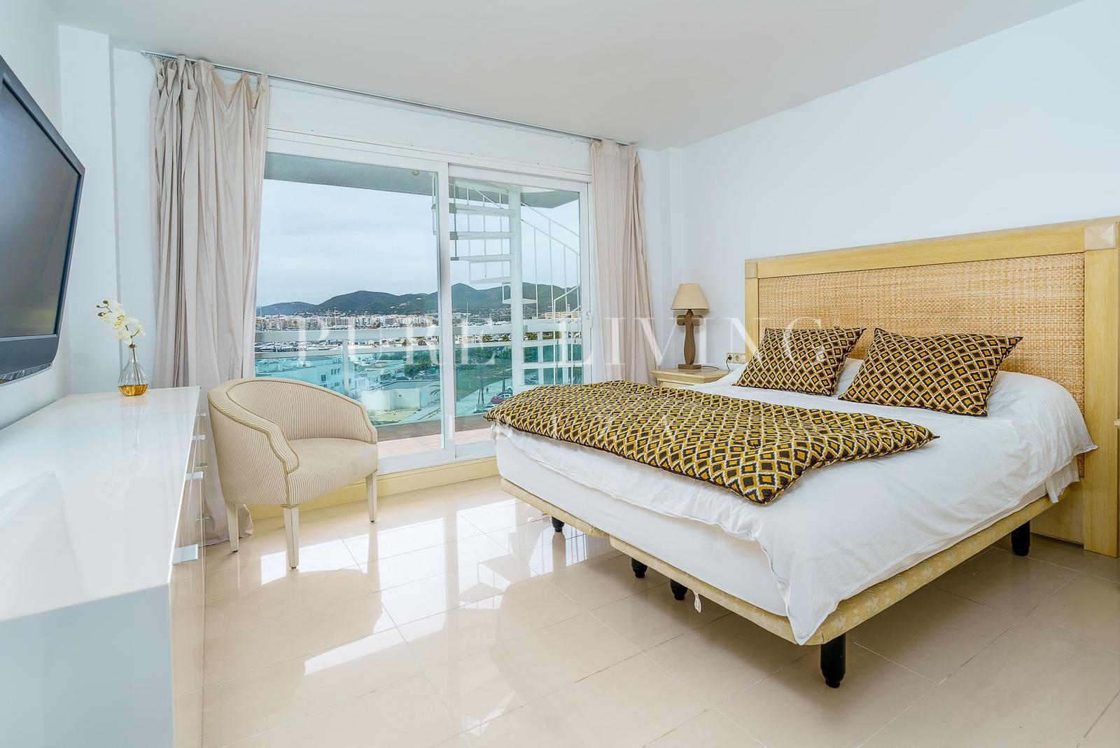 Spectacular Seaside Penthouse with Private Rooftop Terrace