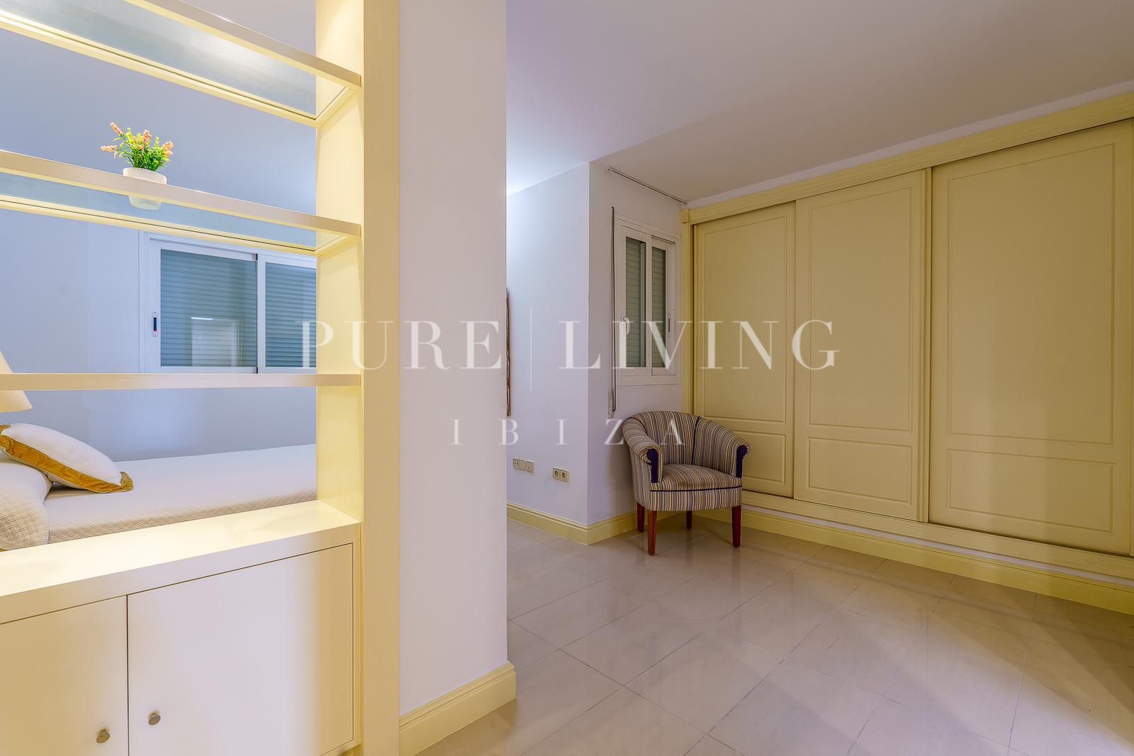 Spectacular Seaside Penthouse with Private Rooftop Terrace