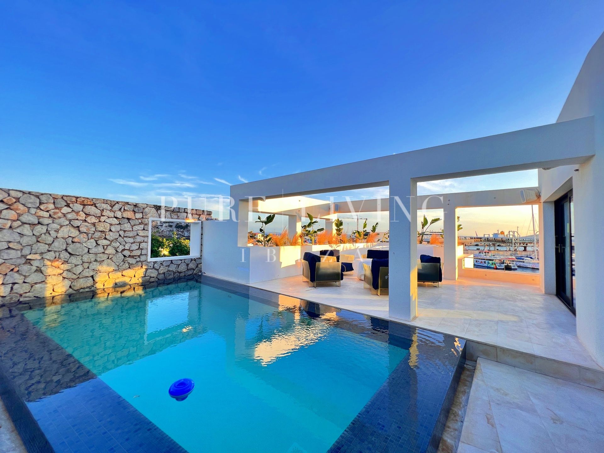 Villa en venta en Marina Botafoch, Ibiza