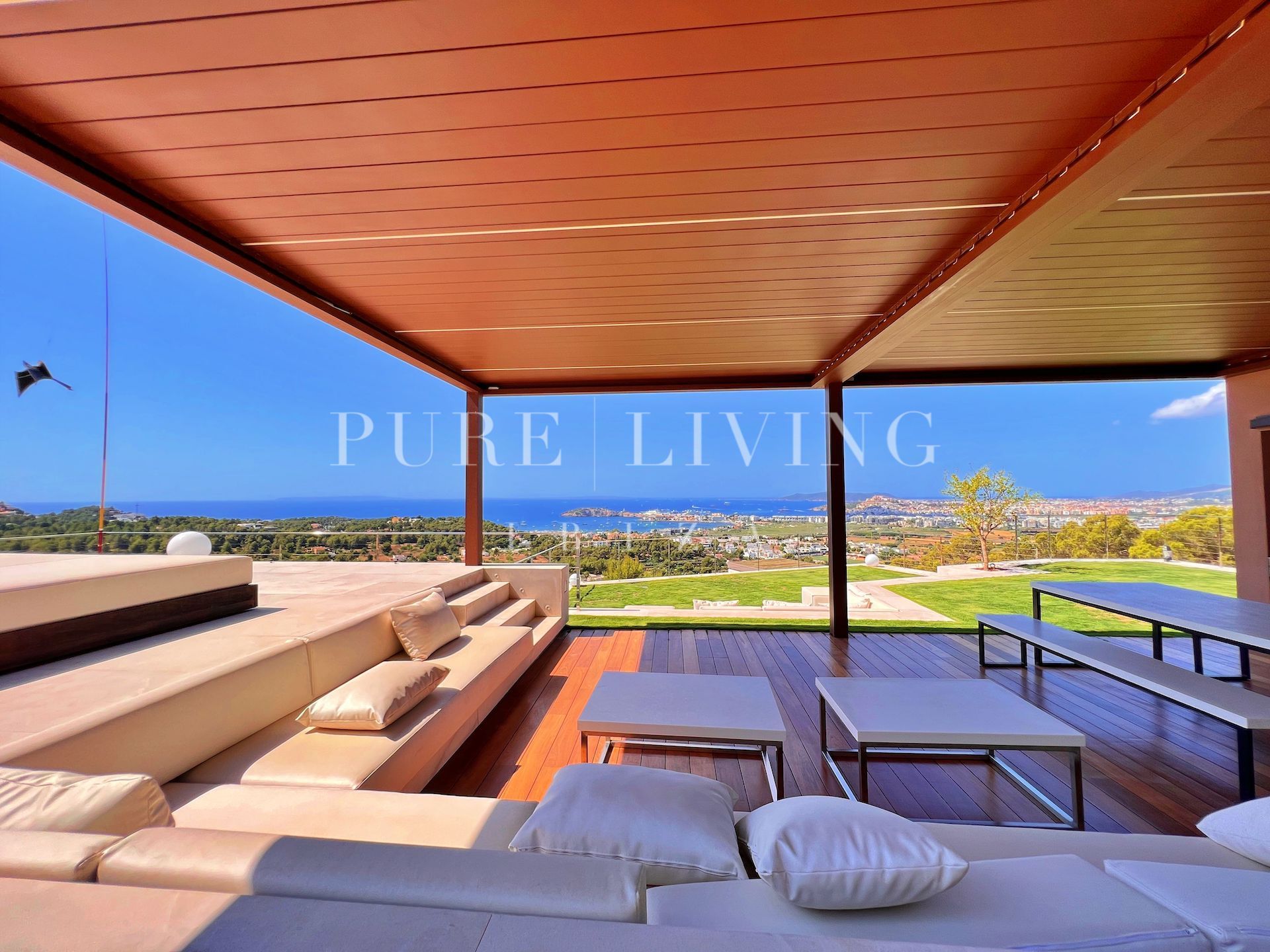 Villa for sale in Jesus, Santa Eulalia del Río