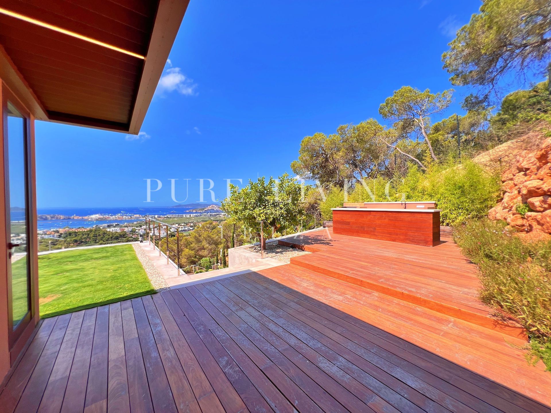 Villa for sale in Jesus, Santa Eulalia del Río