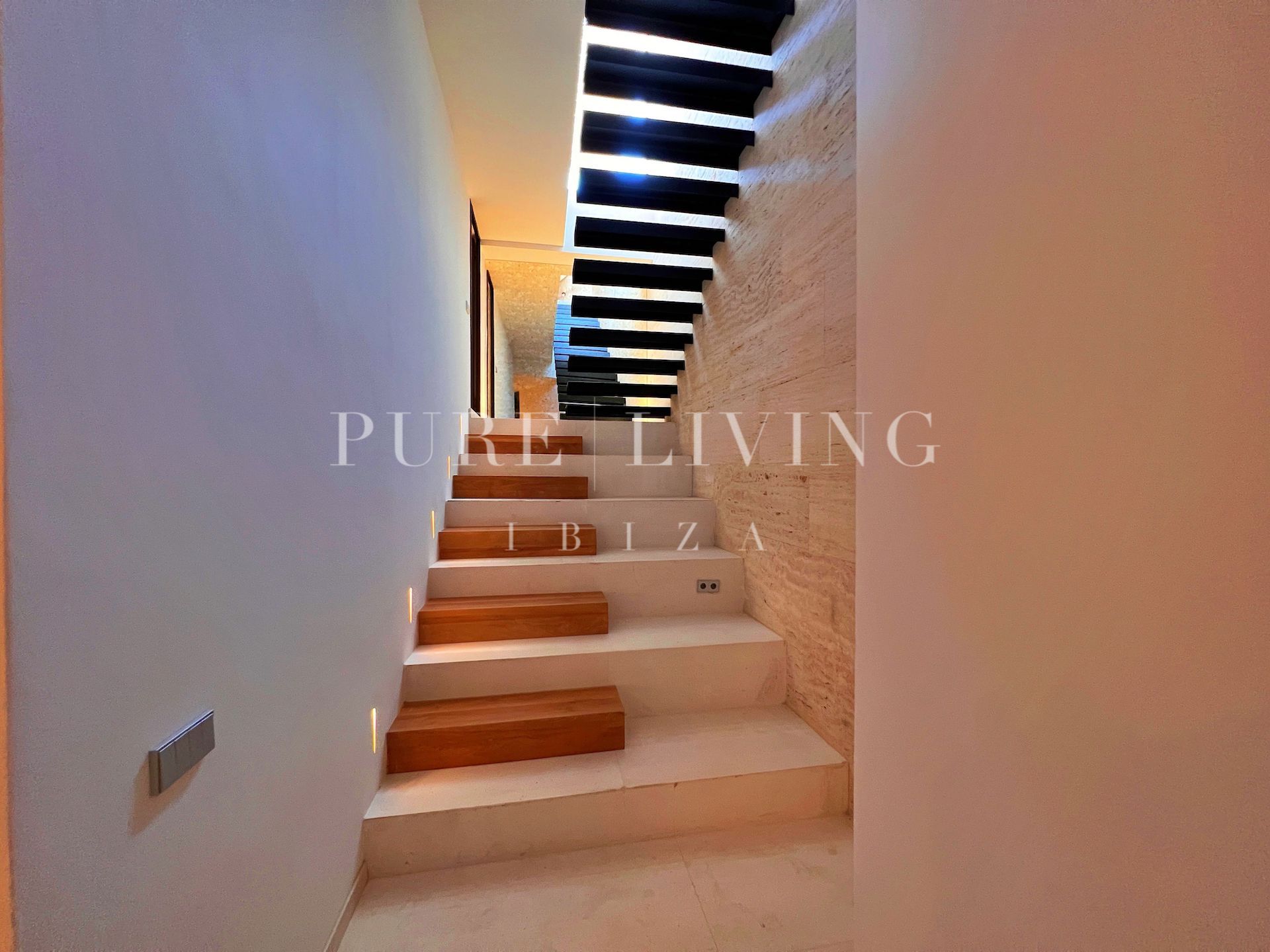 Villa for sale in Jesus, Santa Eulalia del Río