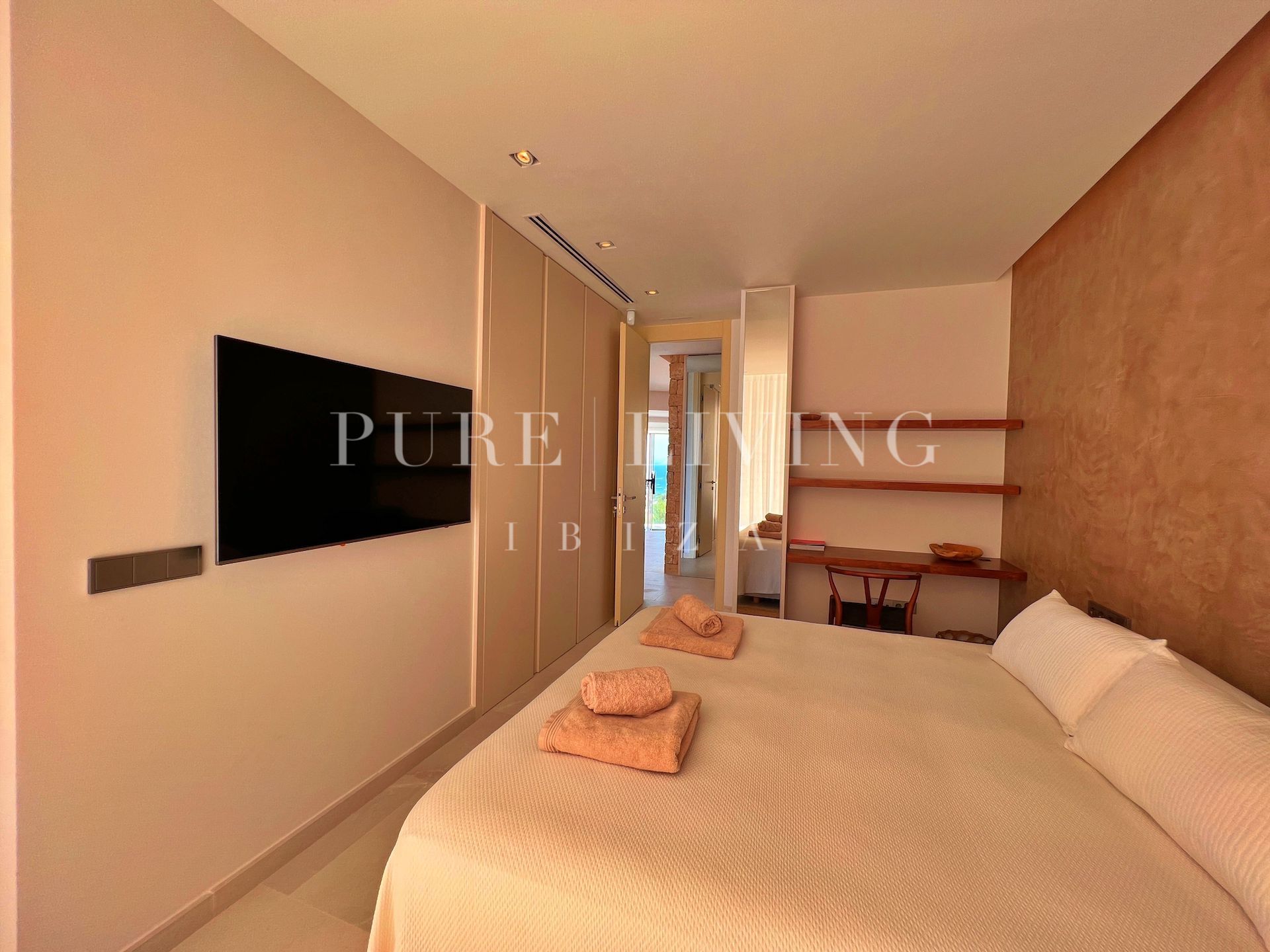 Villa for sale in Jesus, Santa Eulalia del Río