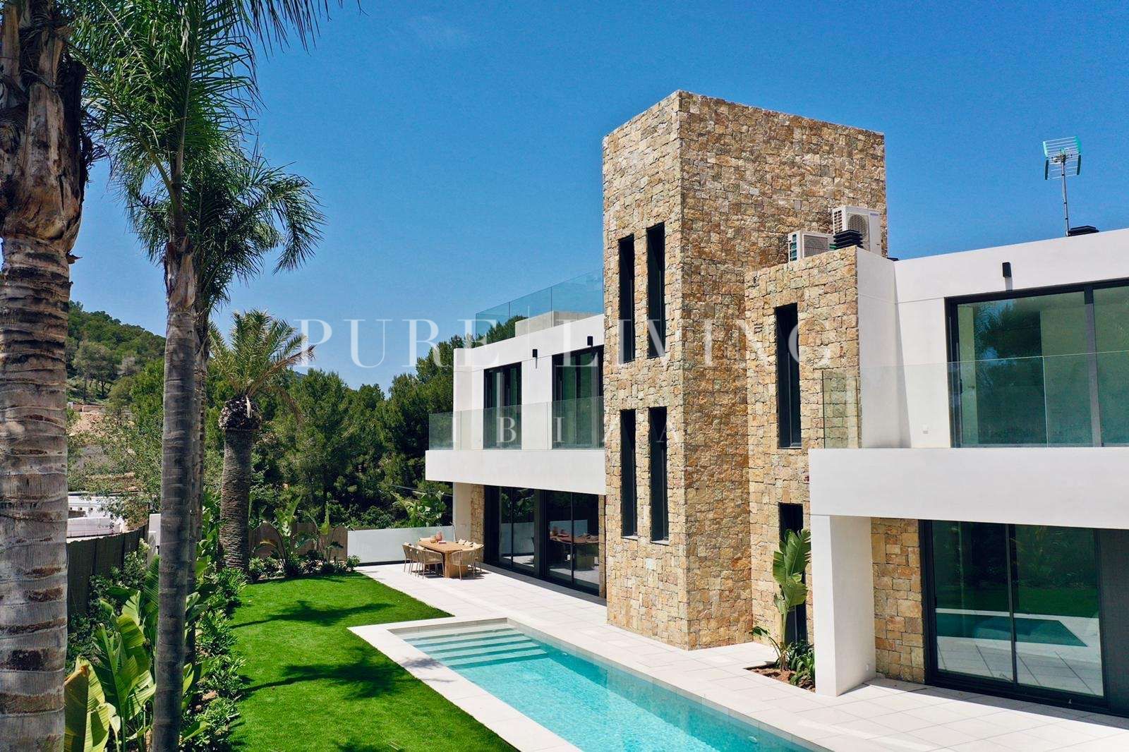 New Luxury Villa in Roca Llisa with Sea Views, Pool, and Close to Golf and Beaches