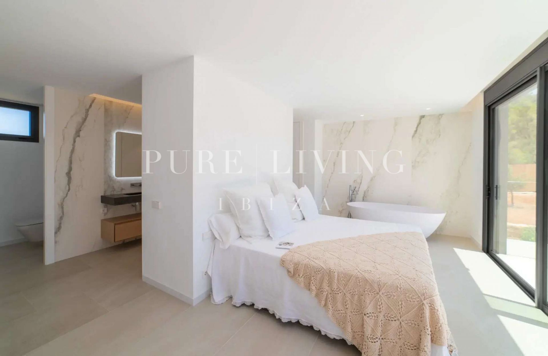 New Luxury Villa in Roca Llisa with Sea Views, Pool, and Close to Golf and Beaches