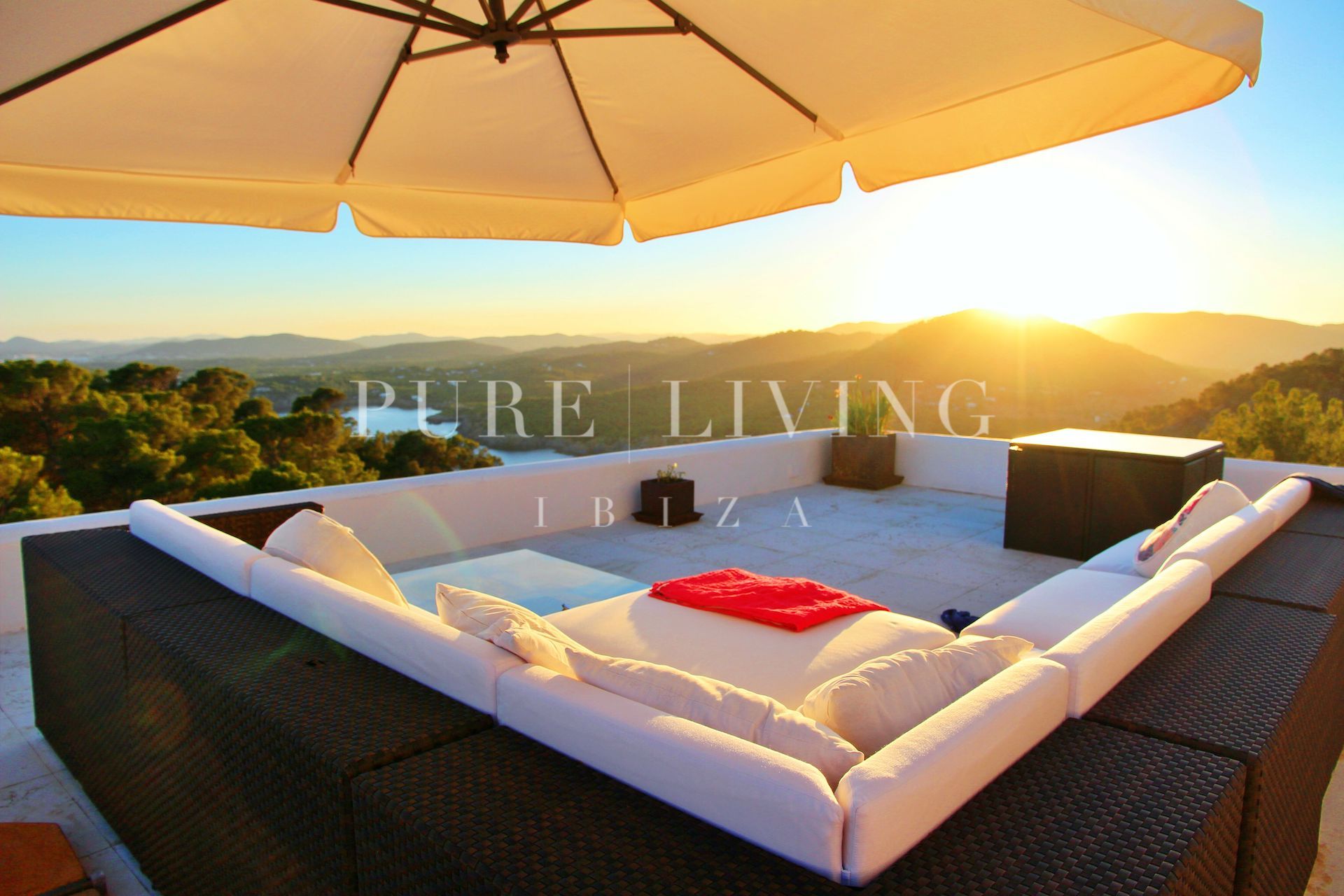 Villa for sale in San Carlos, Santa Eulalia del Río