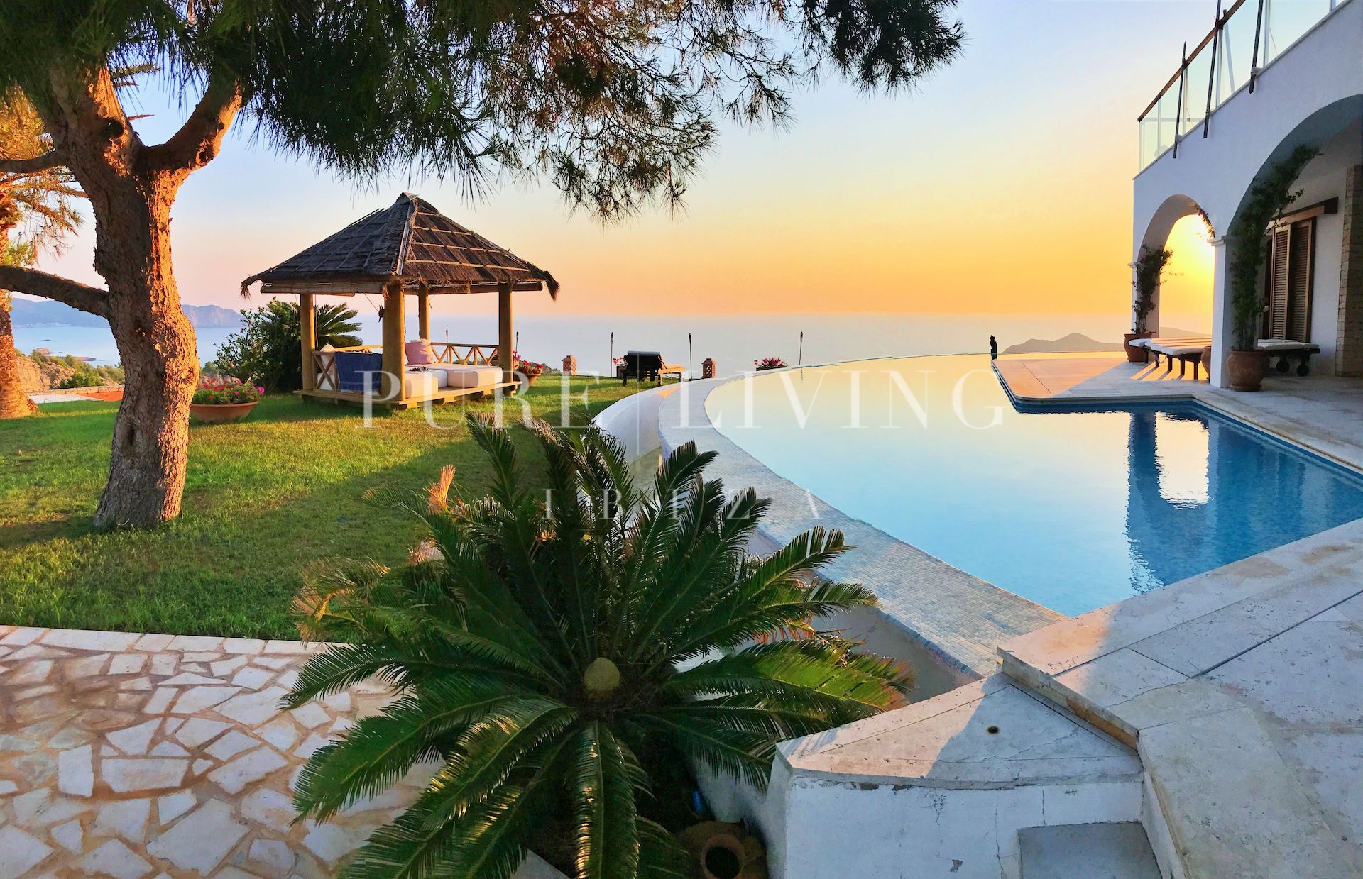 Villa for sale in San Carlos, Santa Eulalia del Río