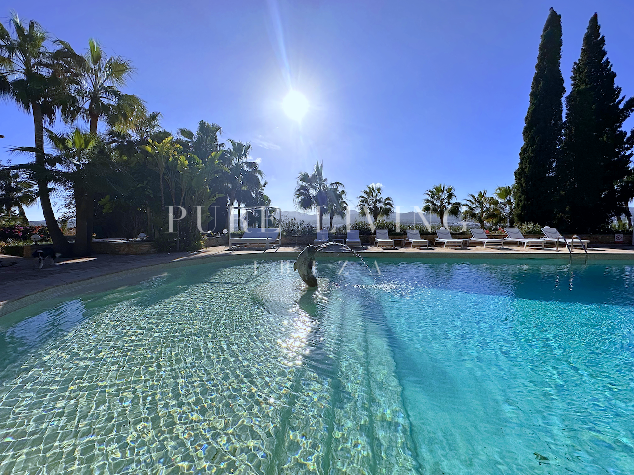 Impressionnante villa de style colonial à Ibiza