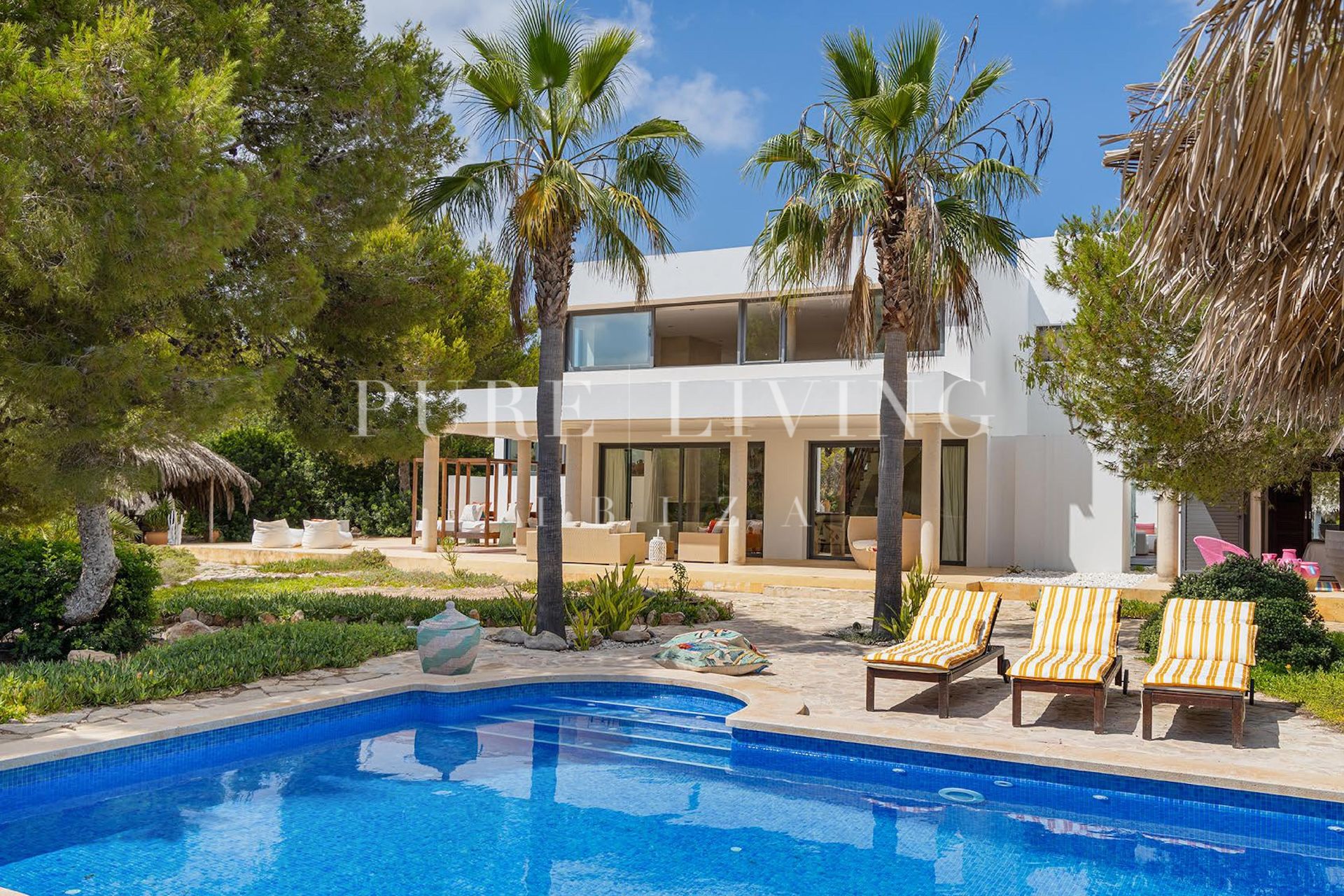 Villa for sale in Es Migjorn Gran