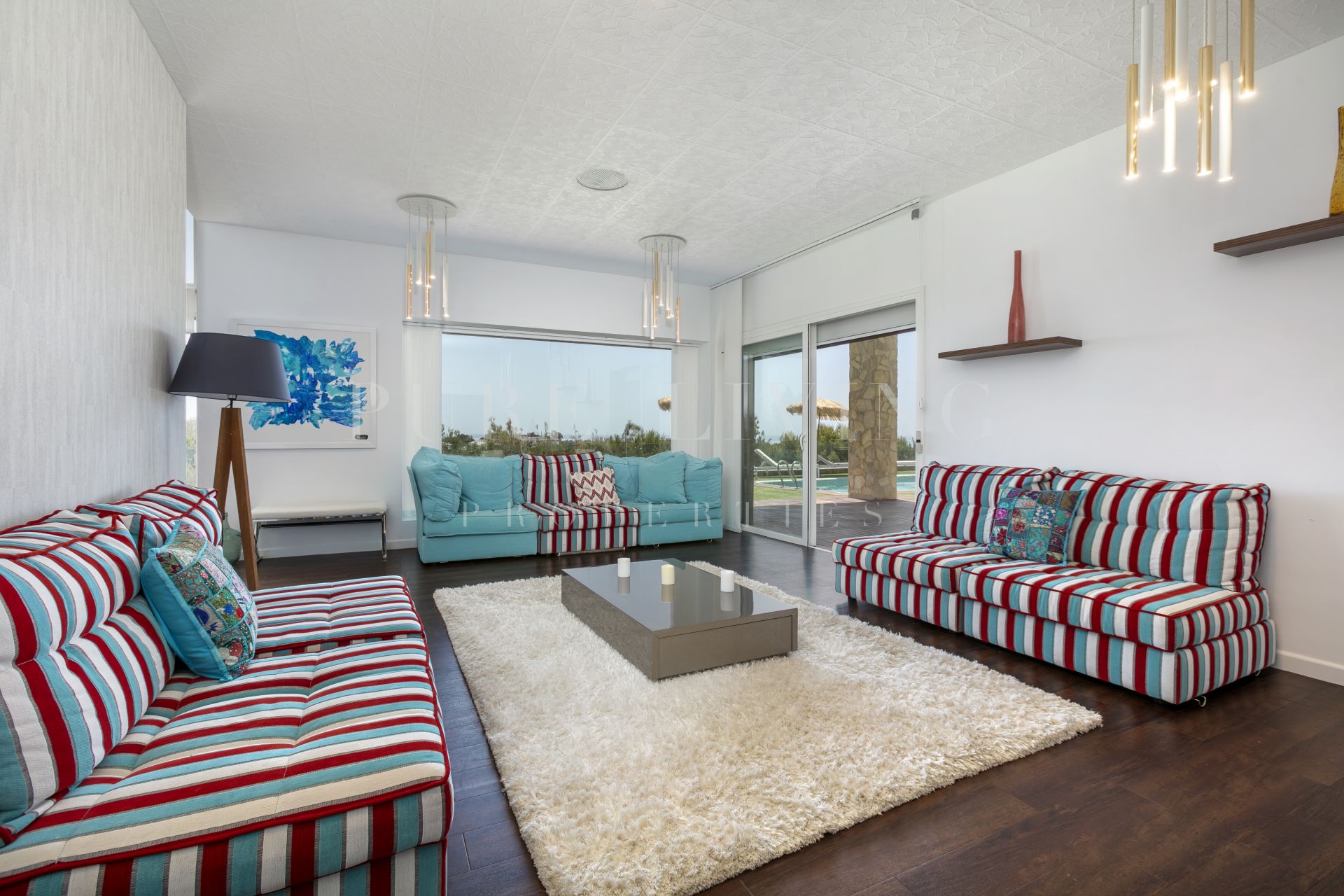 Superb four bedroom frontline golf villa for sale with panoramic views in La Alqueria, Benahavis