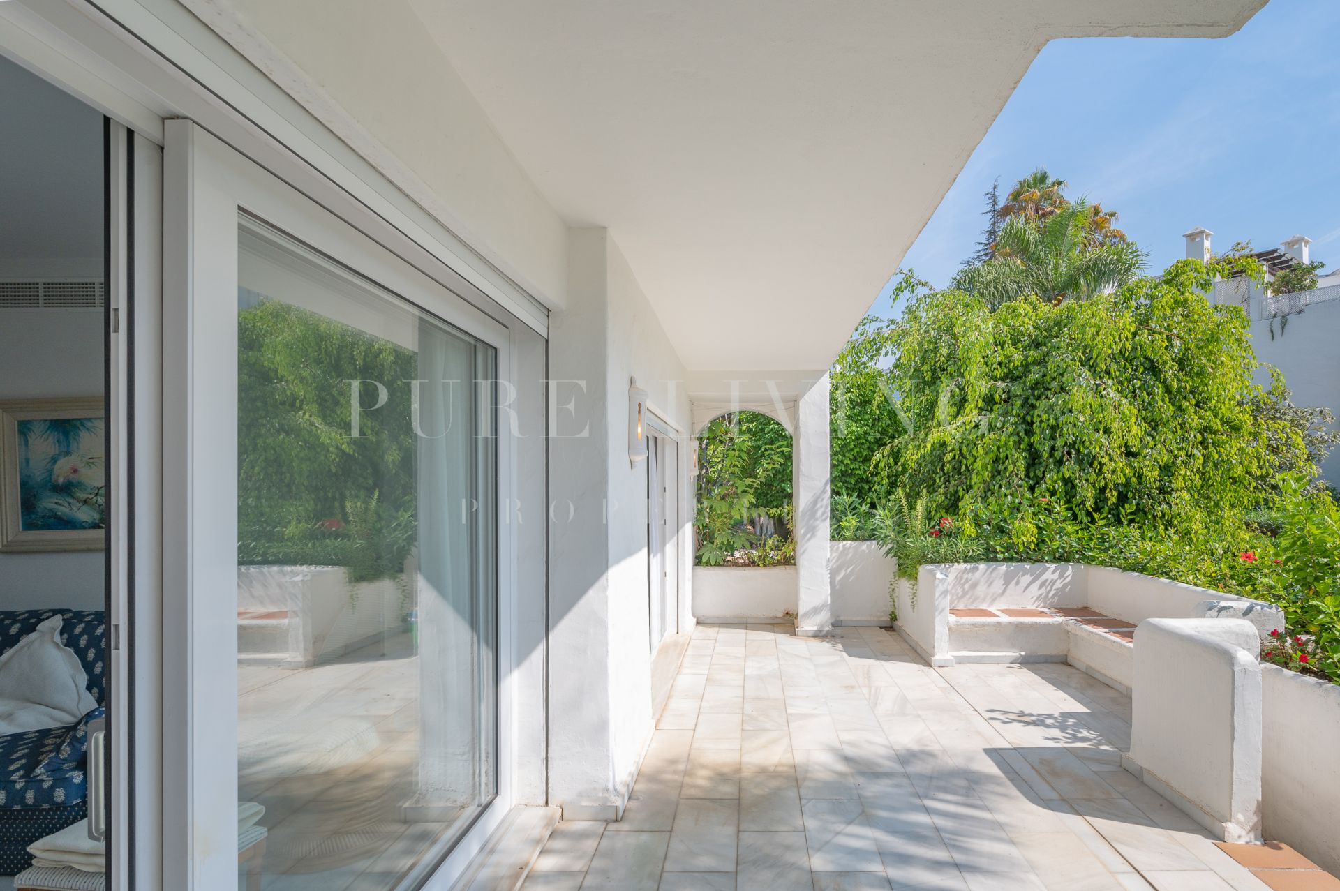 Apartamento de dos dormitorios cerca de la playa en Alhambra del Mar, Marbella