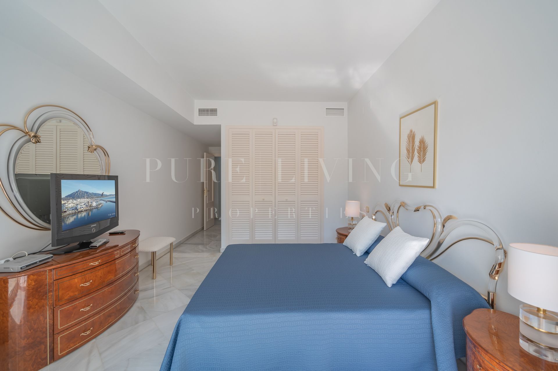 Apartamento de dos dormitorios cerca de la playa en Alhambra del Mar, Marbella