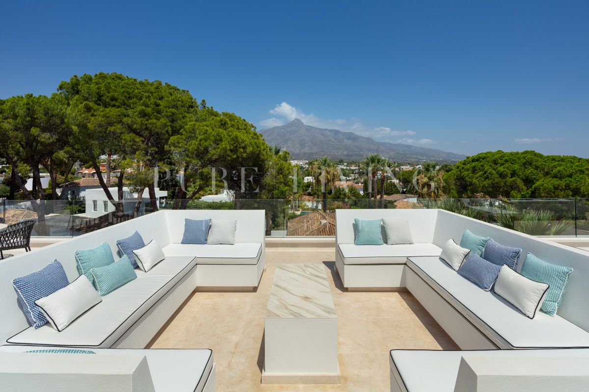 Luxueuse Villa familiale de cinq chambres à Las Brisas, au cœur de la vallée du golf