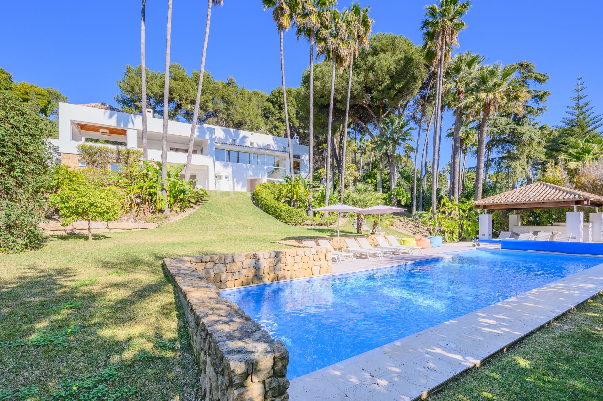 Modern style Villa with spectacular sea views in Marbella Golden Mile