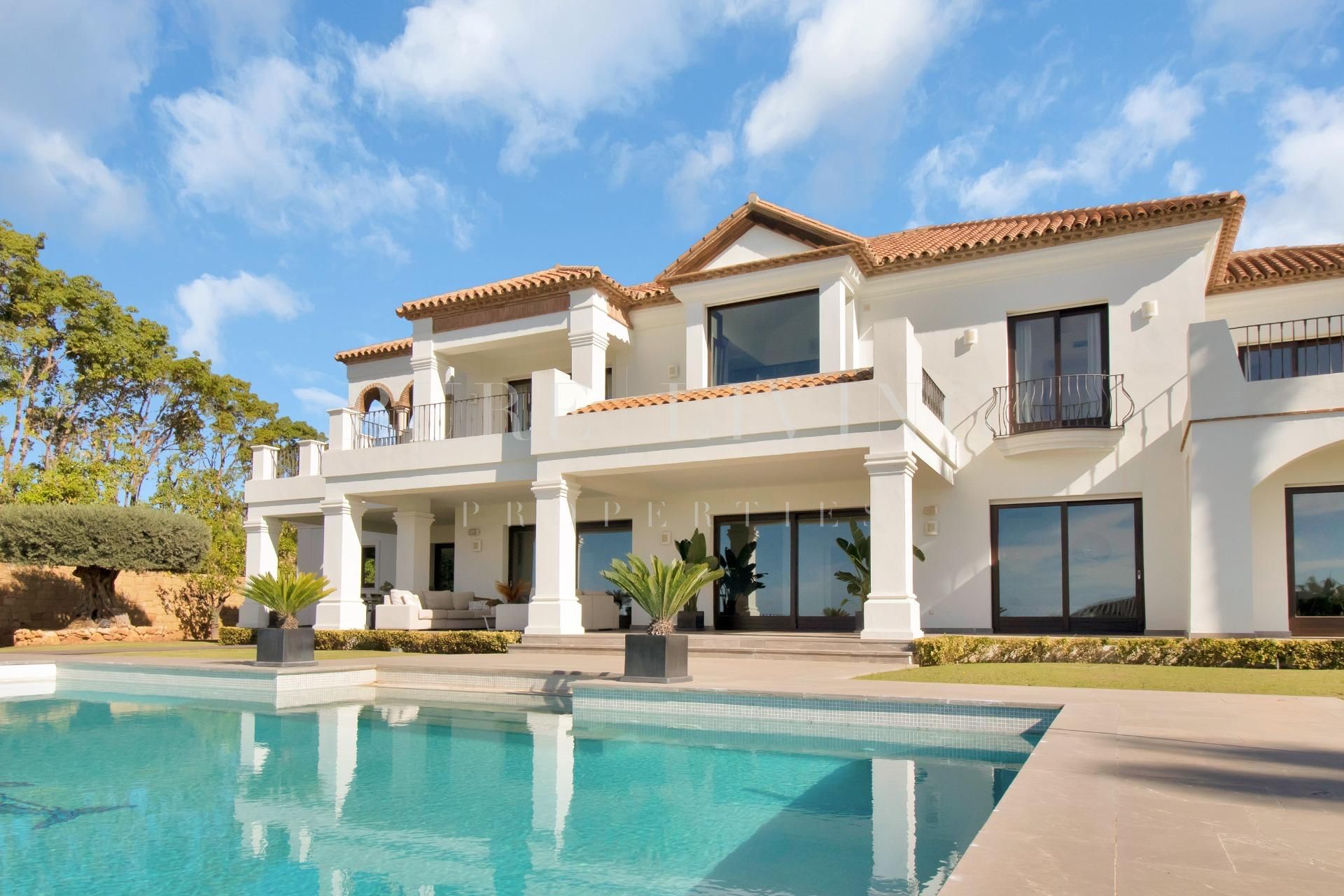 Luxury villa with lovely sea views located in, Los Flamingos Golf Resort