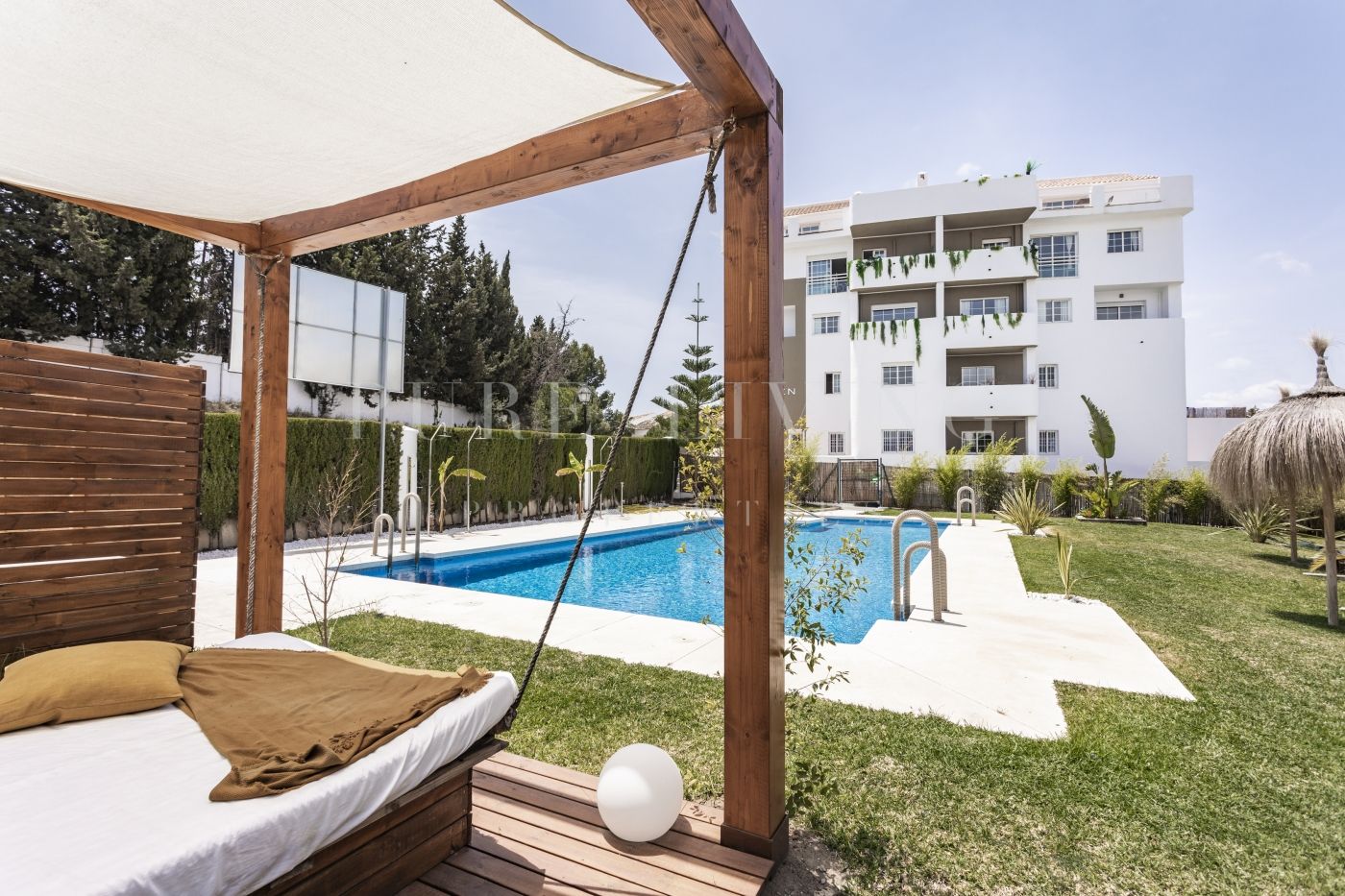 Private community of apartments walking distance to Puerto Banus and the beach