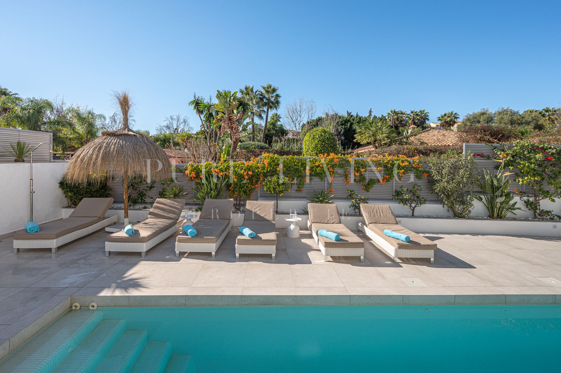 Stunning four bedroom villa in Marbella Montaña with sea and mountain views