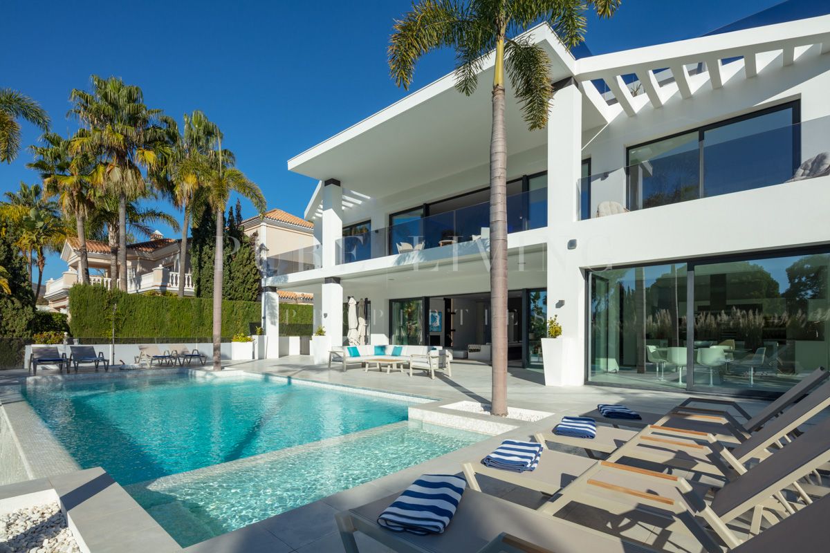 Prachtige moderne villa te koop in Aloha, Nueva Andalucia