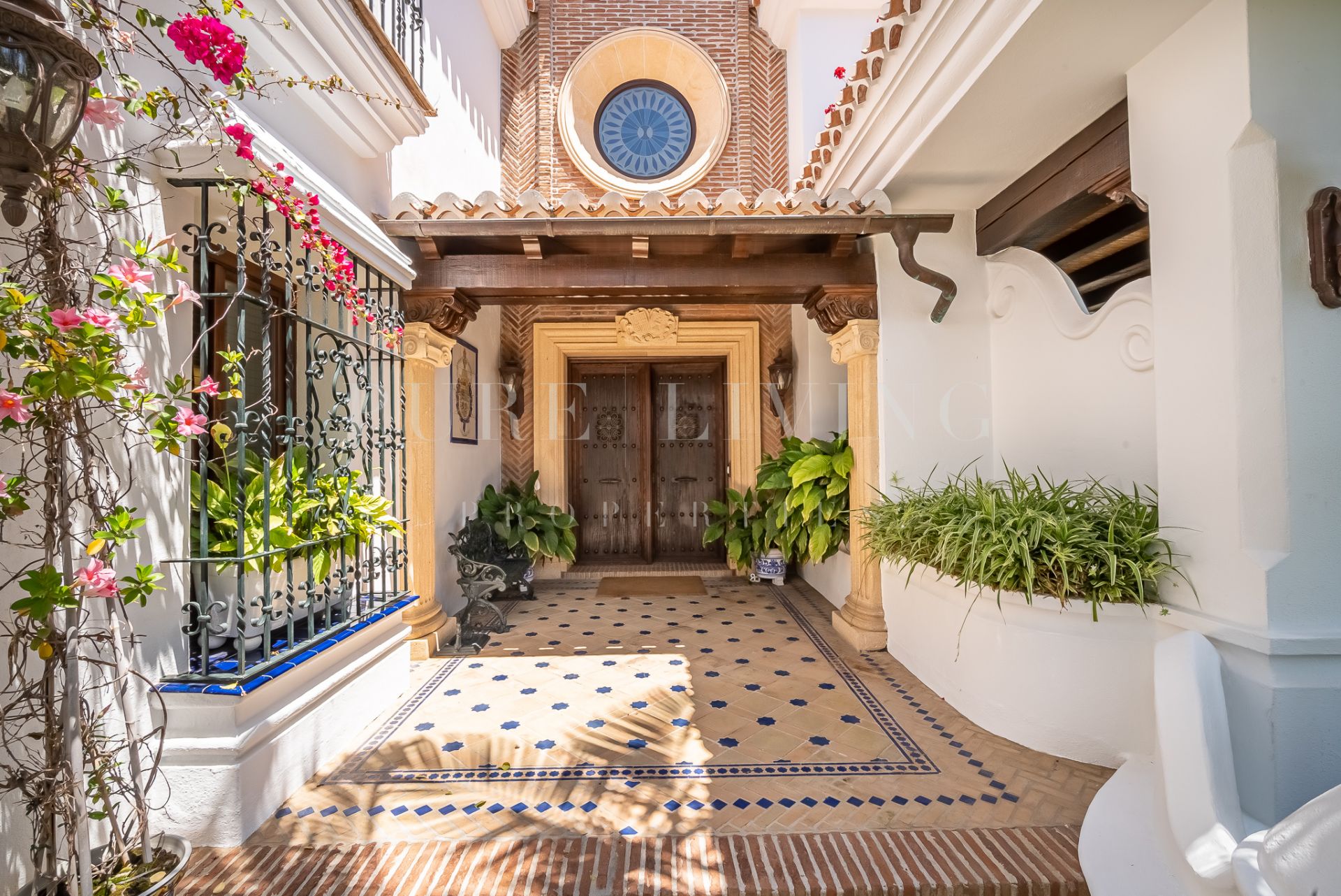 A magnificent family villa located in Bahia de Marbella